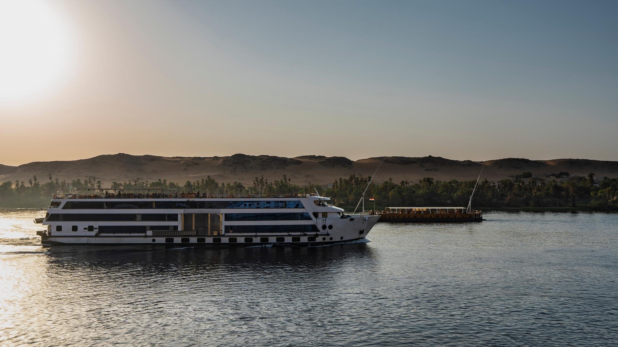 5-Day Private Egyptian Highlights Expedition with Domestic Flights