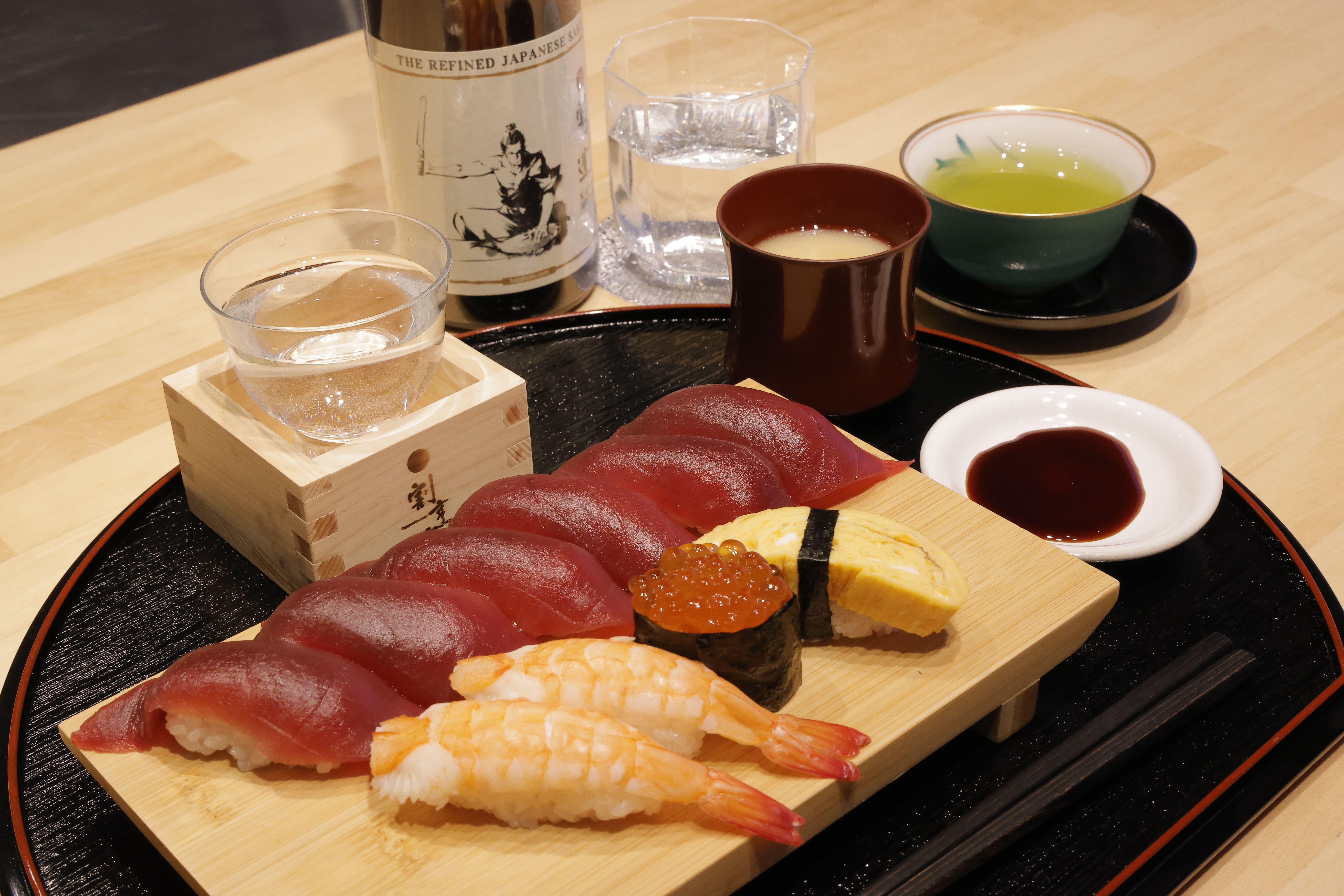 Japanese Knife Skills & Tuna Don/Sushi Workshop in Tokyo