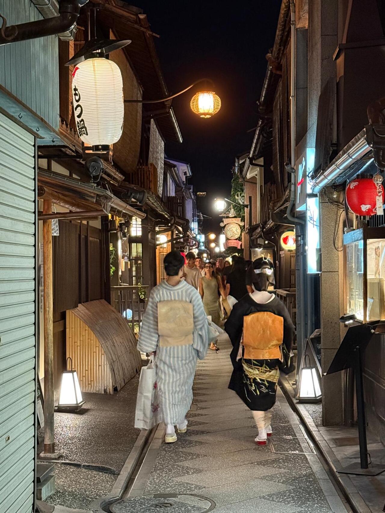 Kyoto: Gion Geisha District & Hidden Traditions