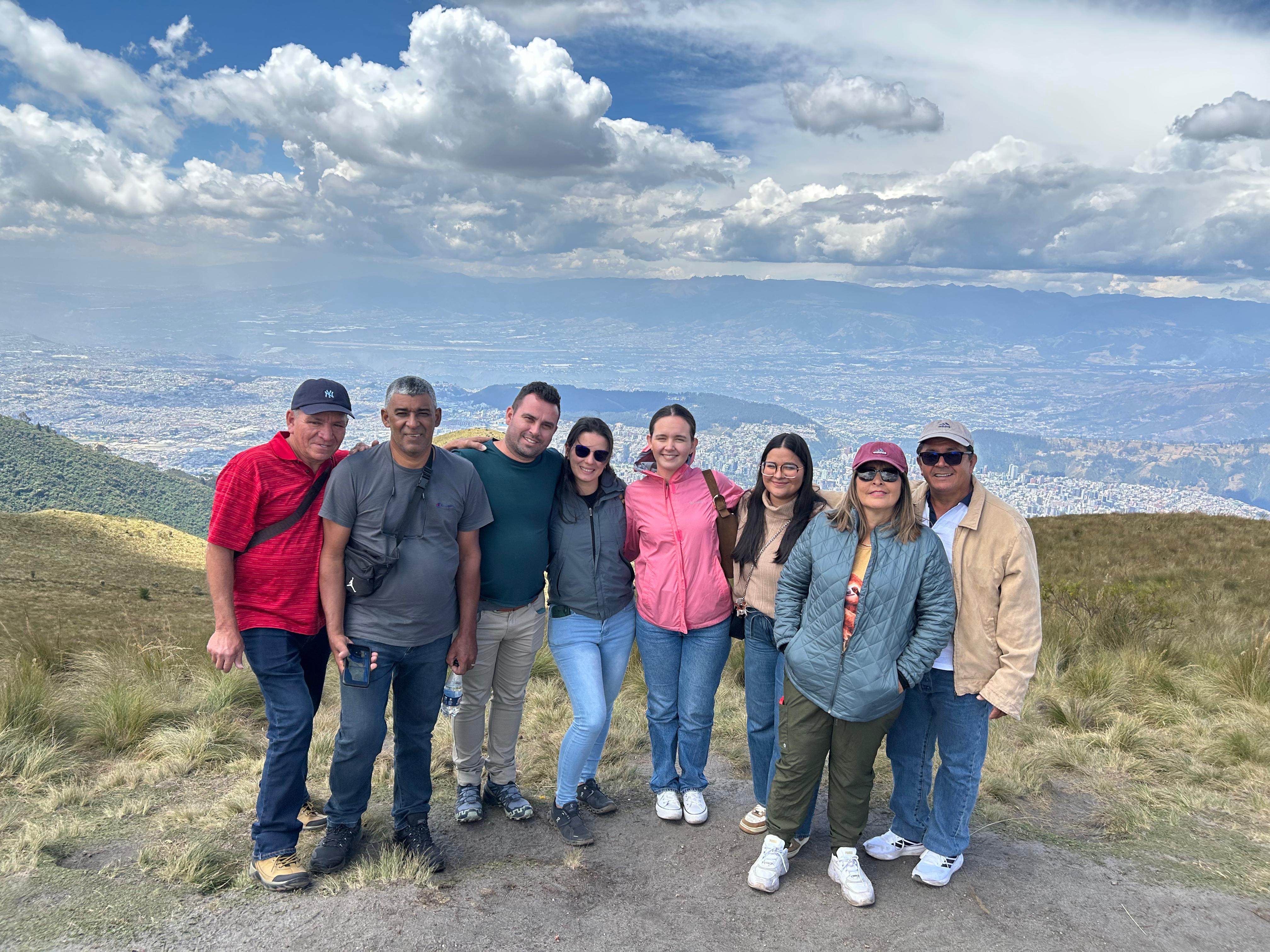 Private Quito Highlights: Colonial Center, Cable Car & Equator