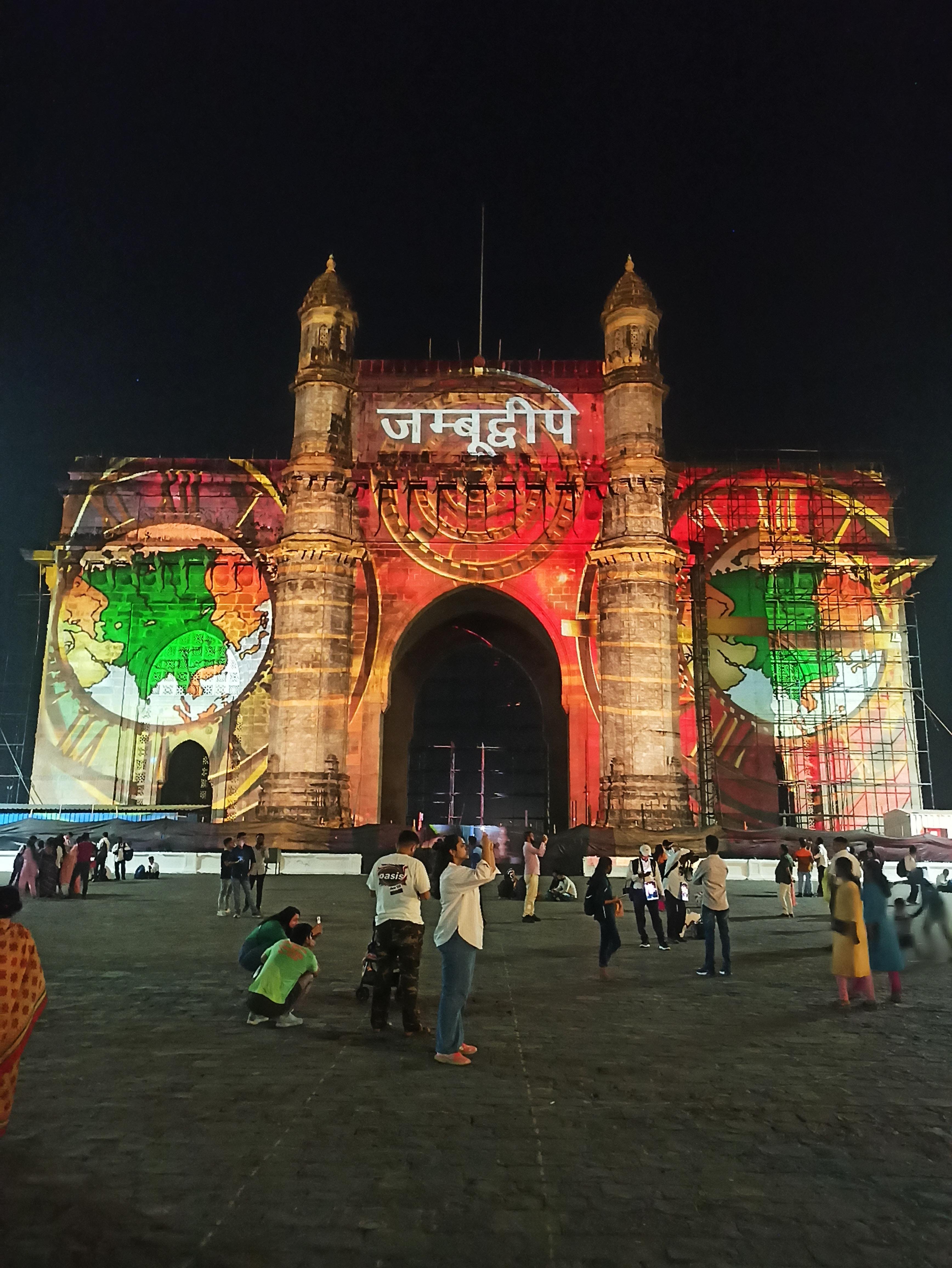 Mumbai After Dark: City Lights & Bazaar Night Tour