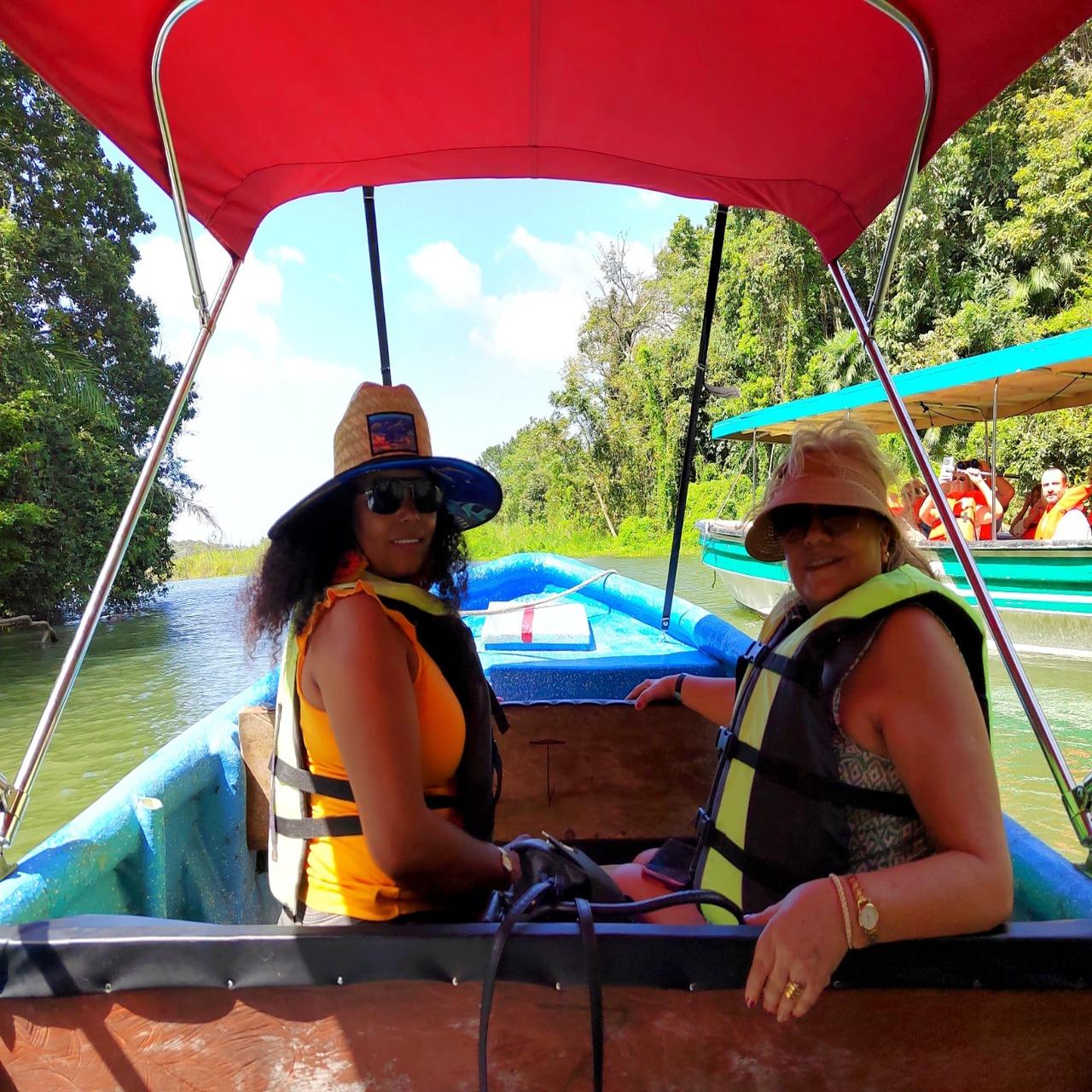 Private Gatun Lake Wildlife & Panama Canal Cruise