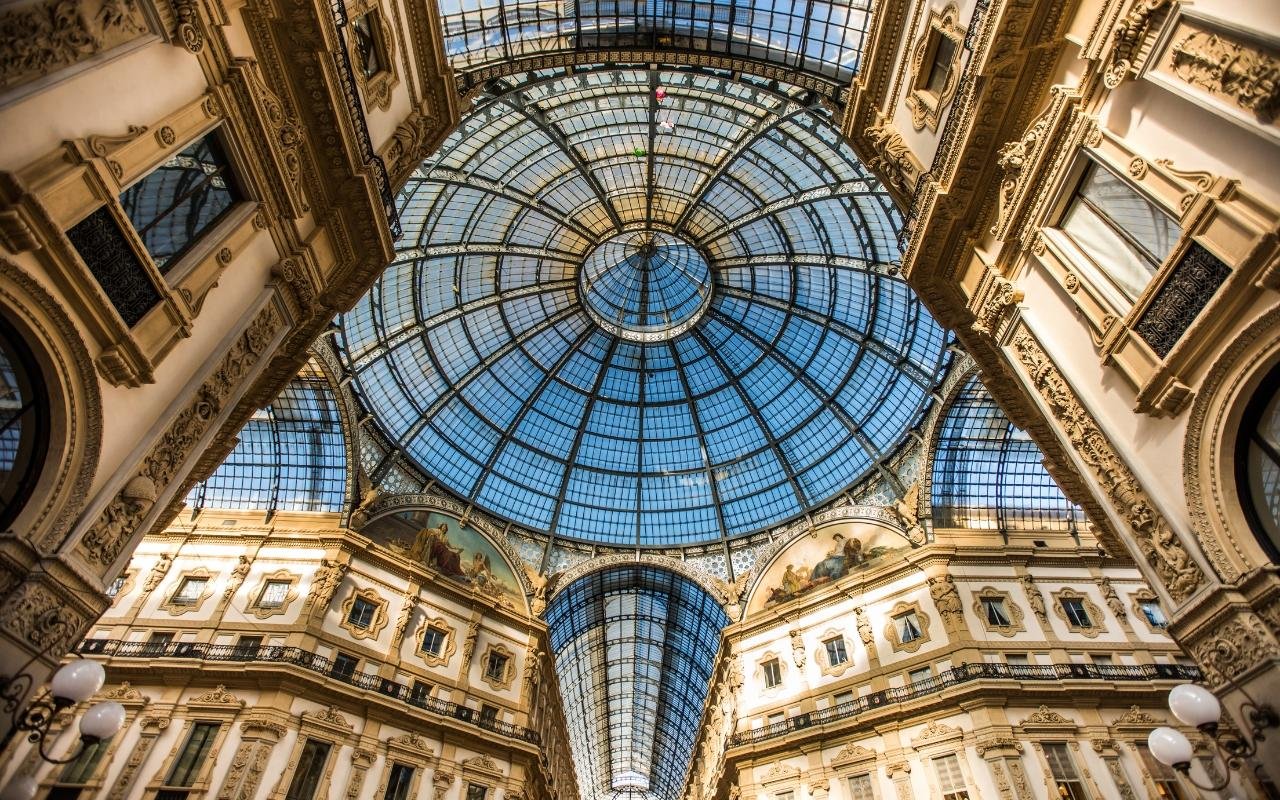 Milan History & Street Food Walk with Wine