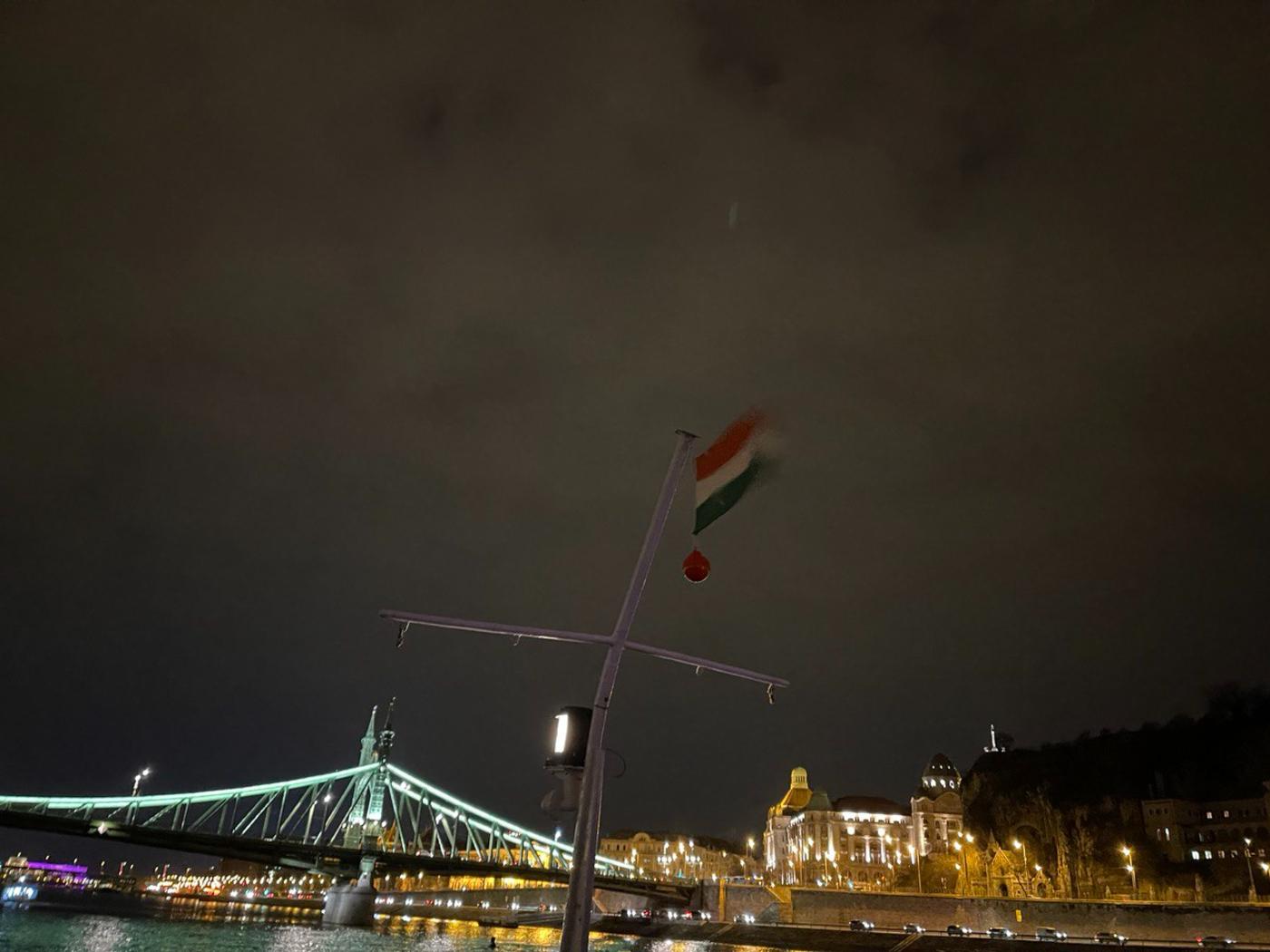 Budapest Sightseeing Cruise — image 23