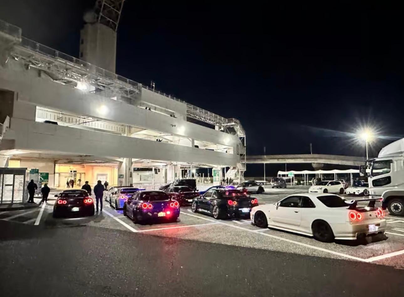 Tokyo JDM Night Tour: Daikoku PA Car Meet with Hotel Pickup