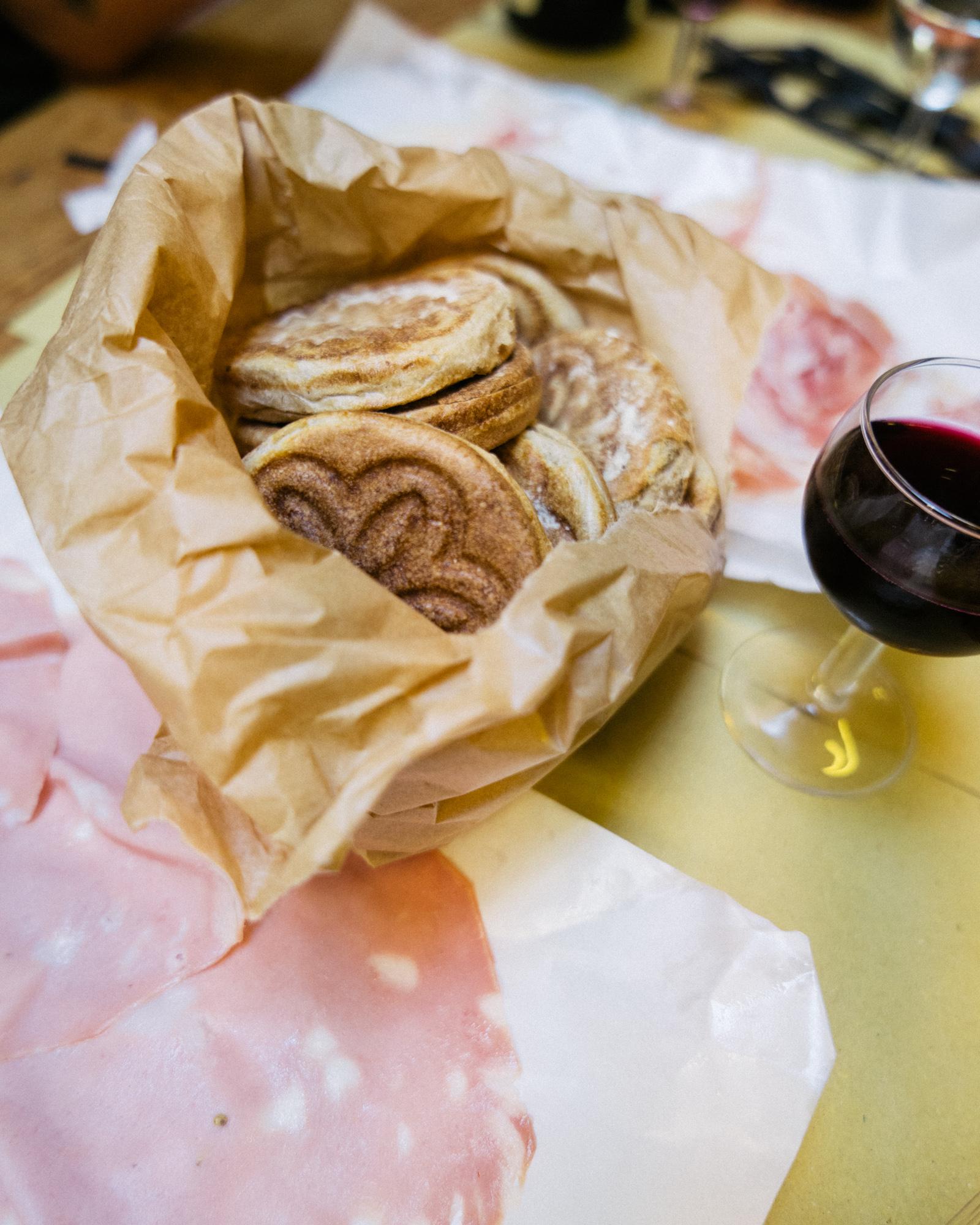 Bologna food tour — Quadrilatero market tastings and Emilia-Romagna cuisine — image 1