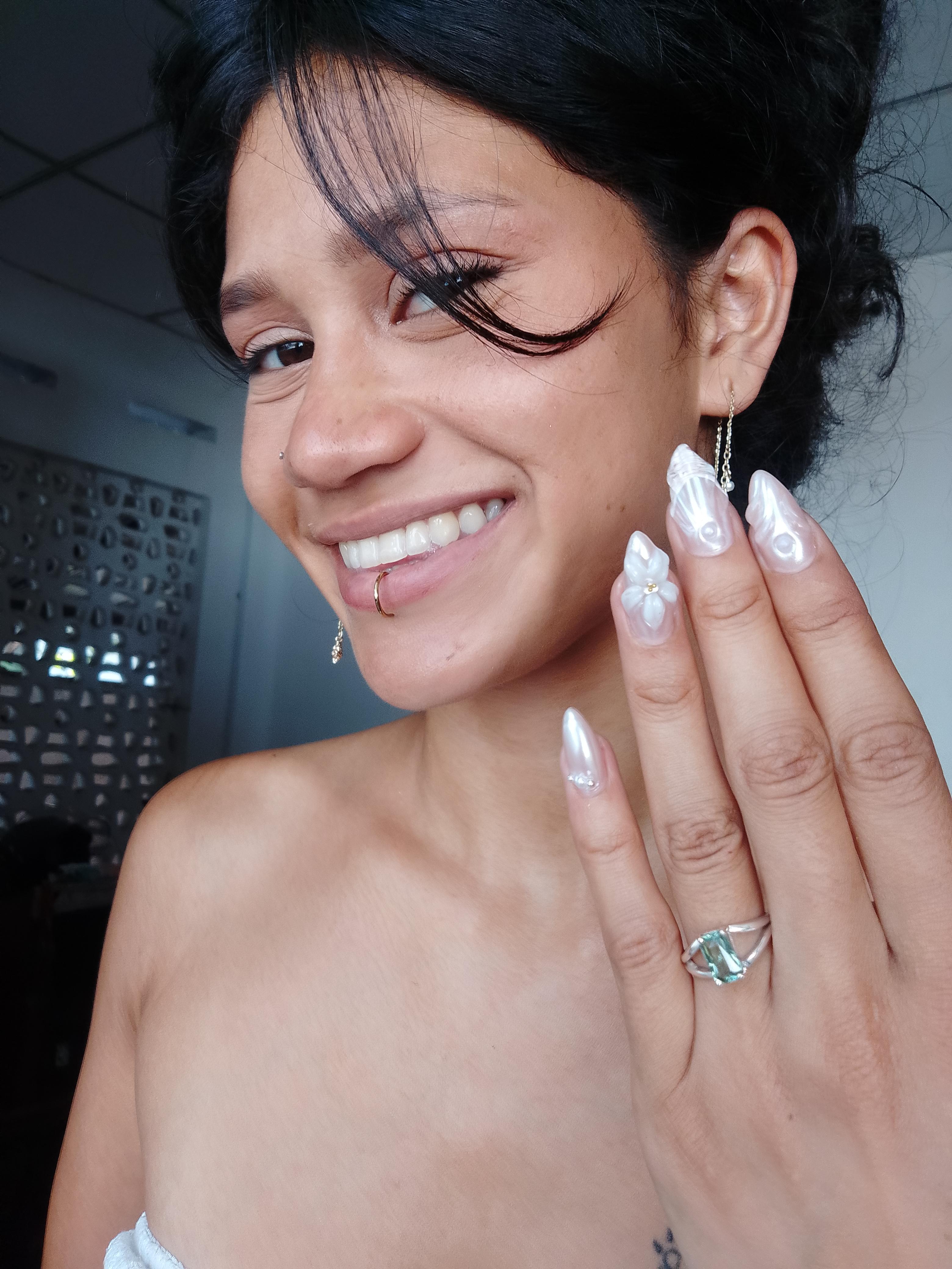 Taller tradicional de orfebrería de plata kandiana en Peradeniya