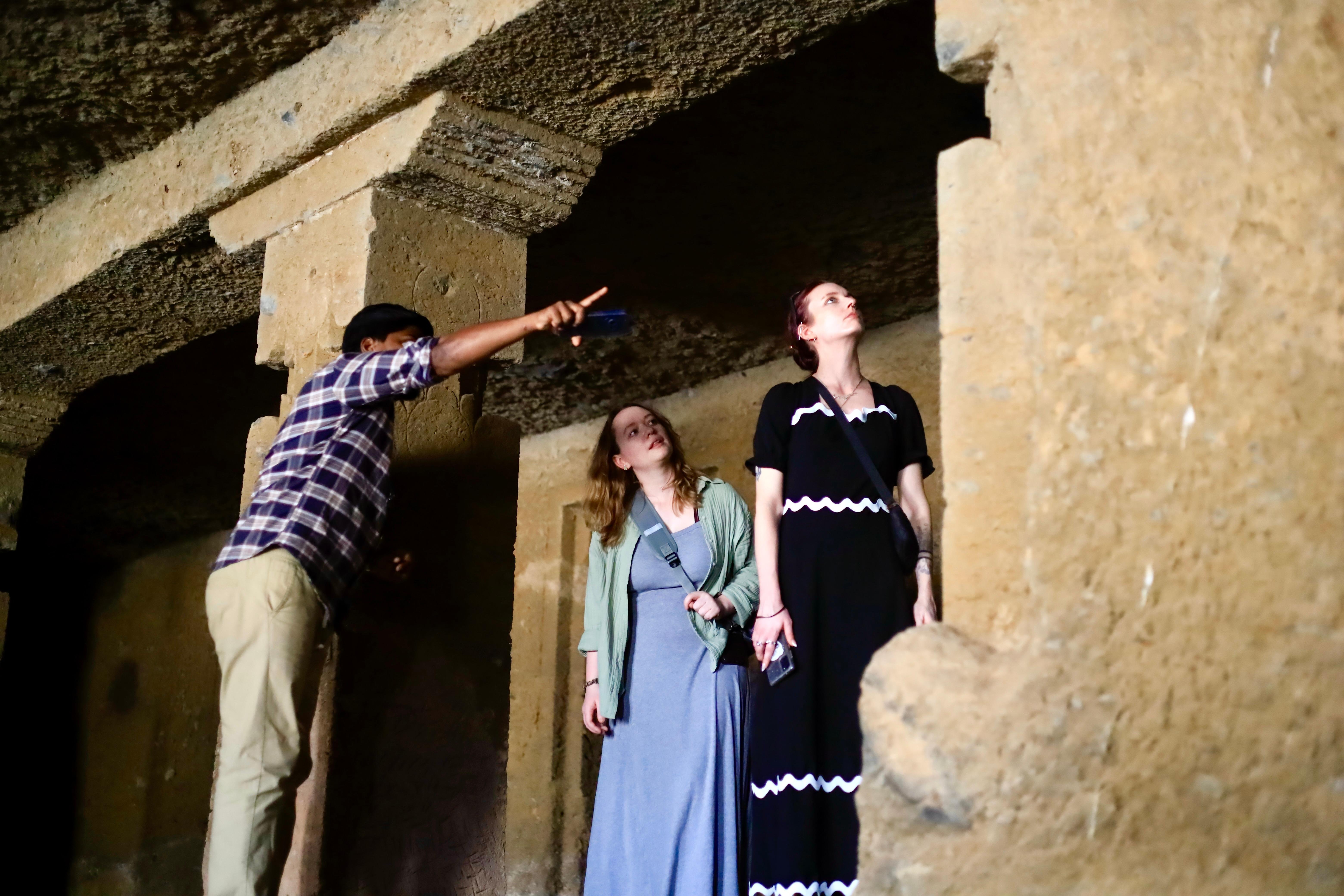 Private Mumbai City Highlights & Elephanta Caves Excursion