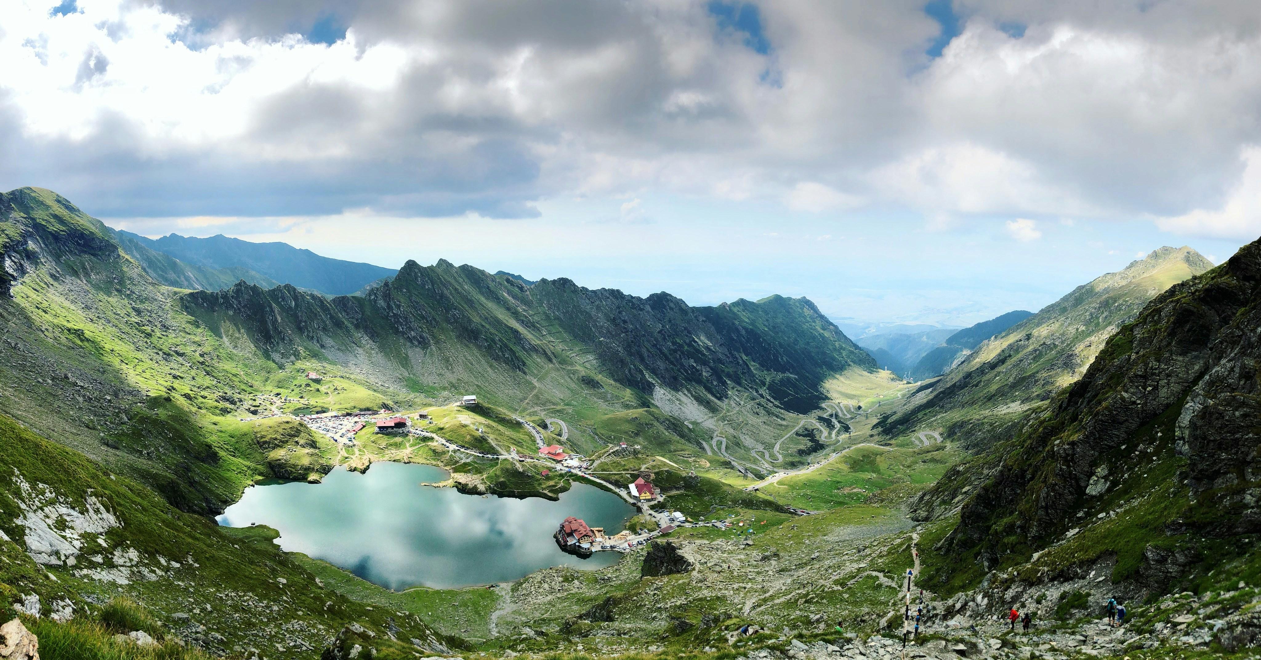 Curtea de Argeș Monastery & Transfăgărășan Road Day Tour
