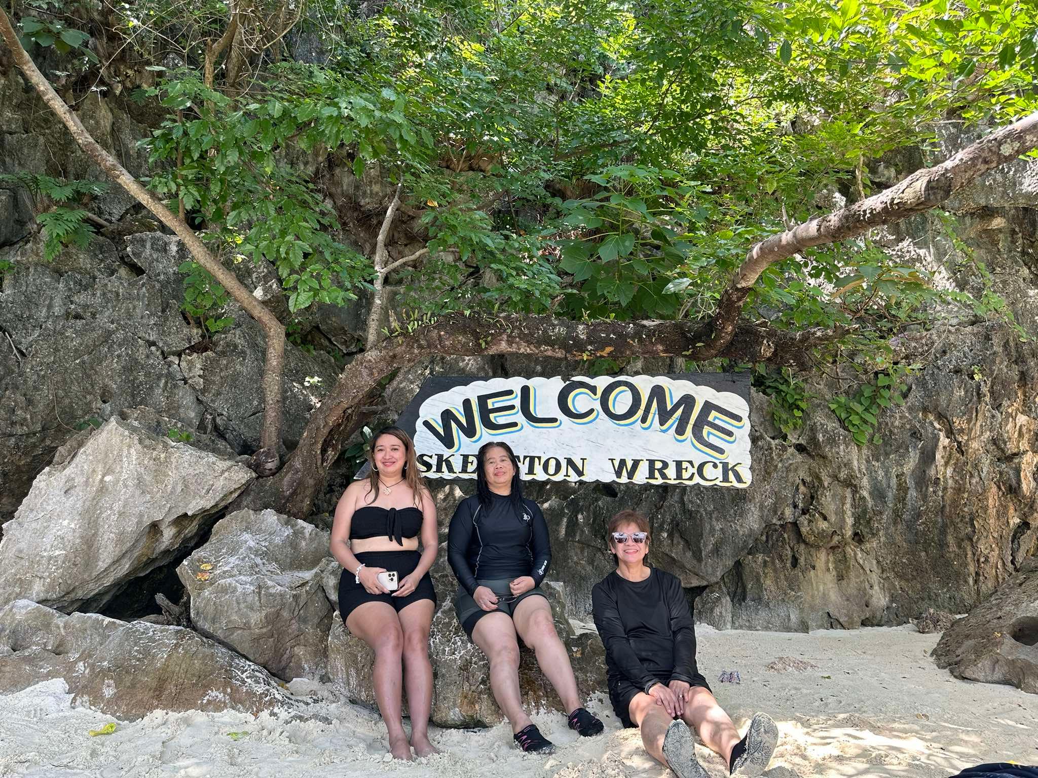Coron Super Ultimate Lagoon & Island Hopping Day Tour