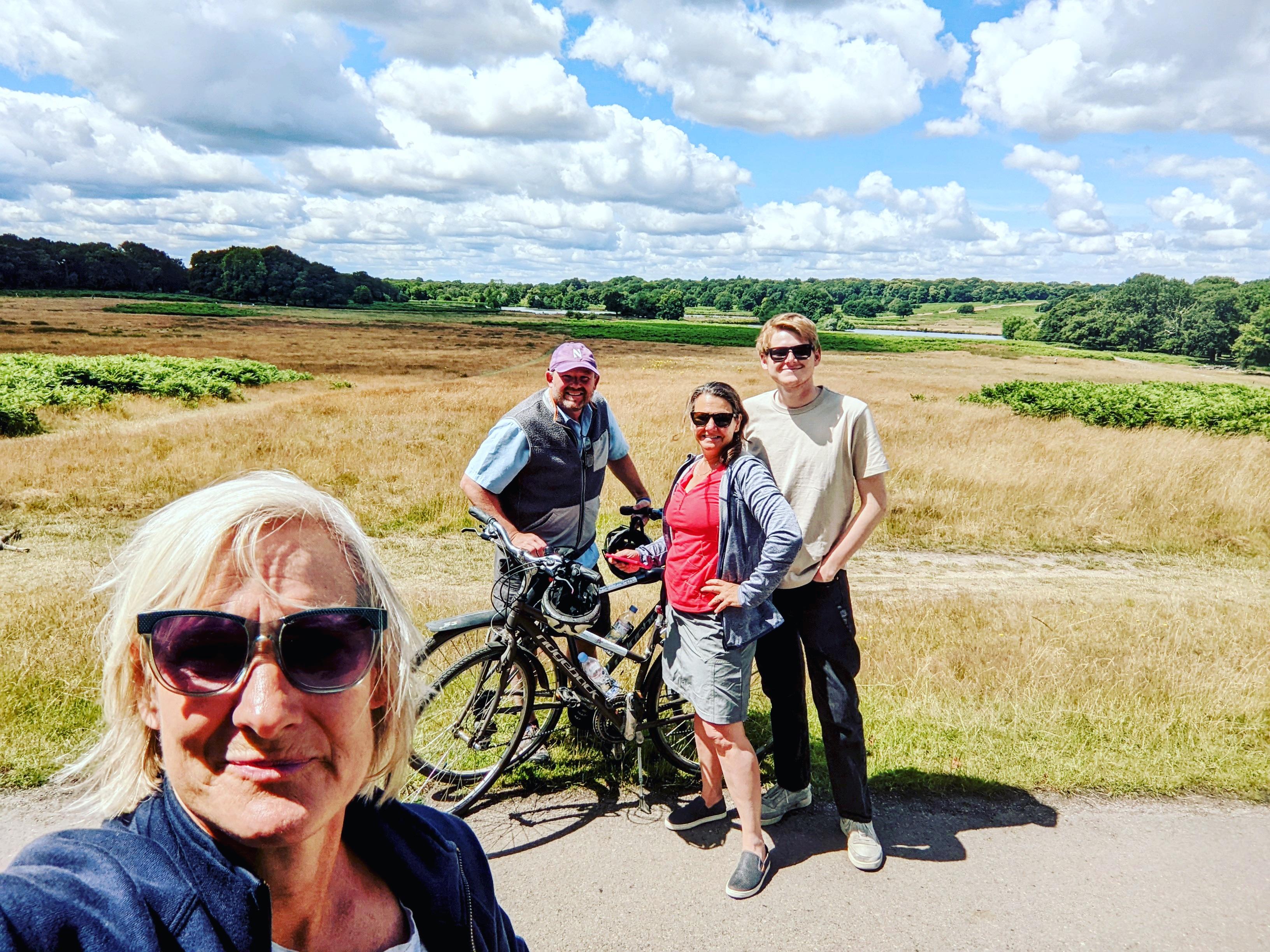 London Royal Deer Park & Thames Cycling Adventure