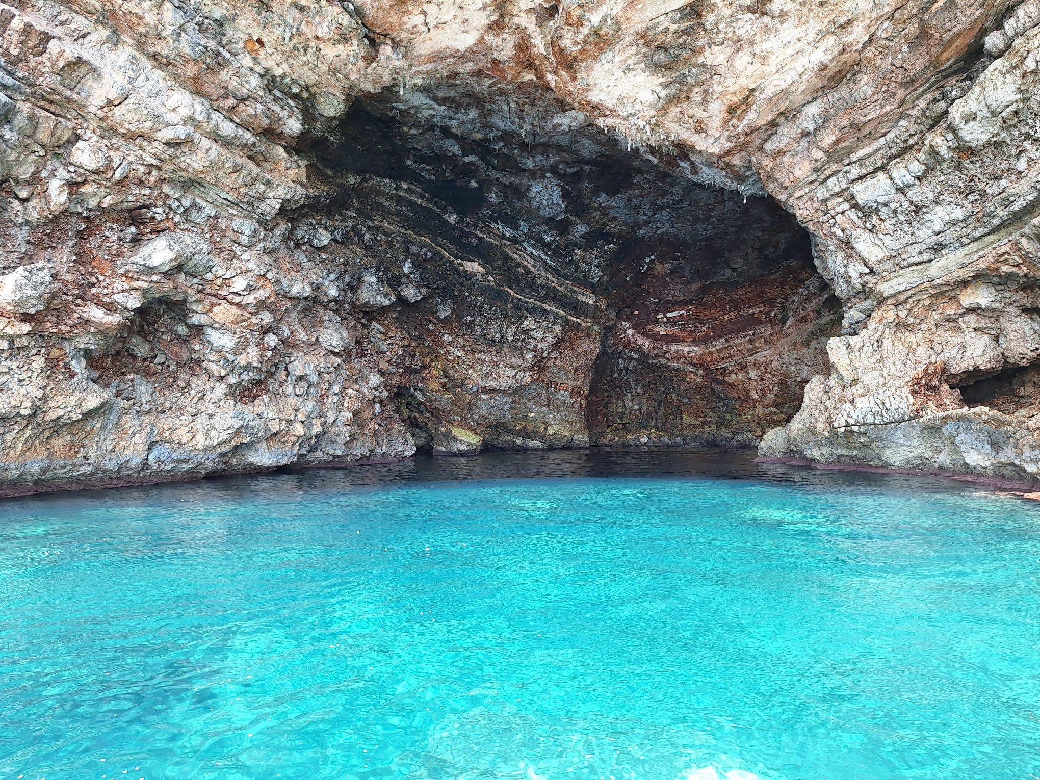 Portocolom Coastal Cave & Beach Discovery Cruise
