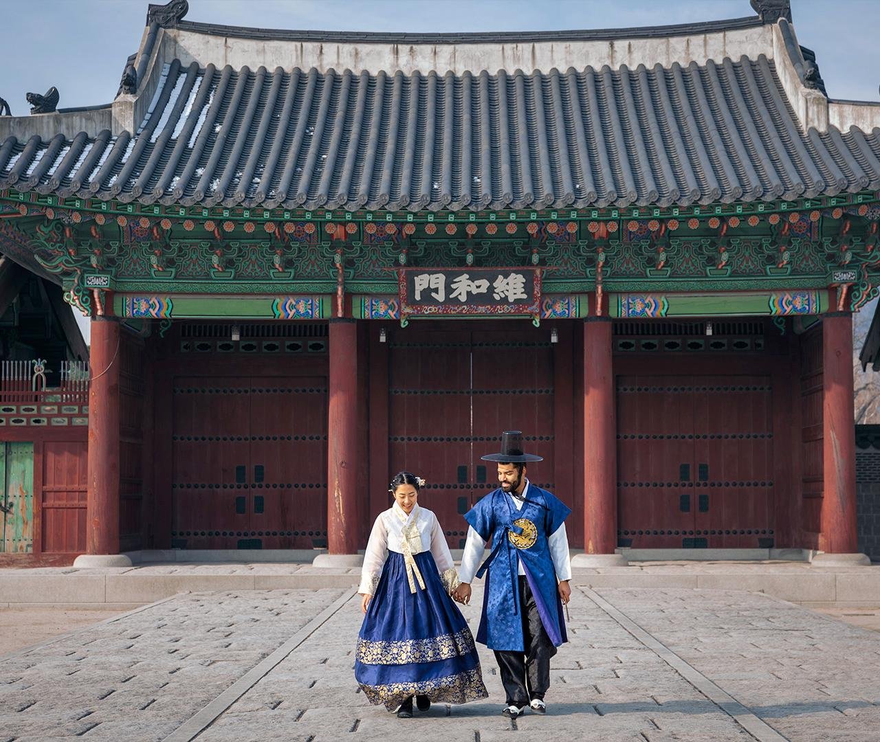 Seoul: Hanbok Rental with Gyeongbokgung Palace Entry — Seoul K-beauty experience photo 8