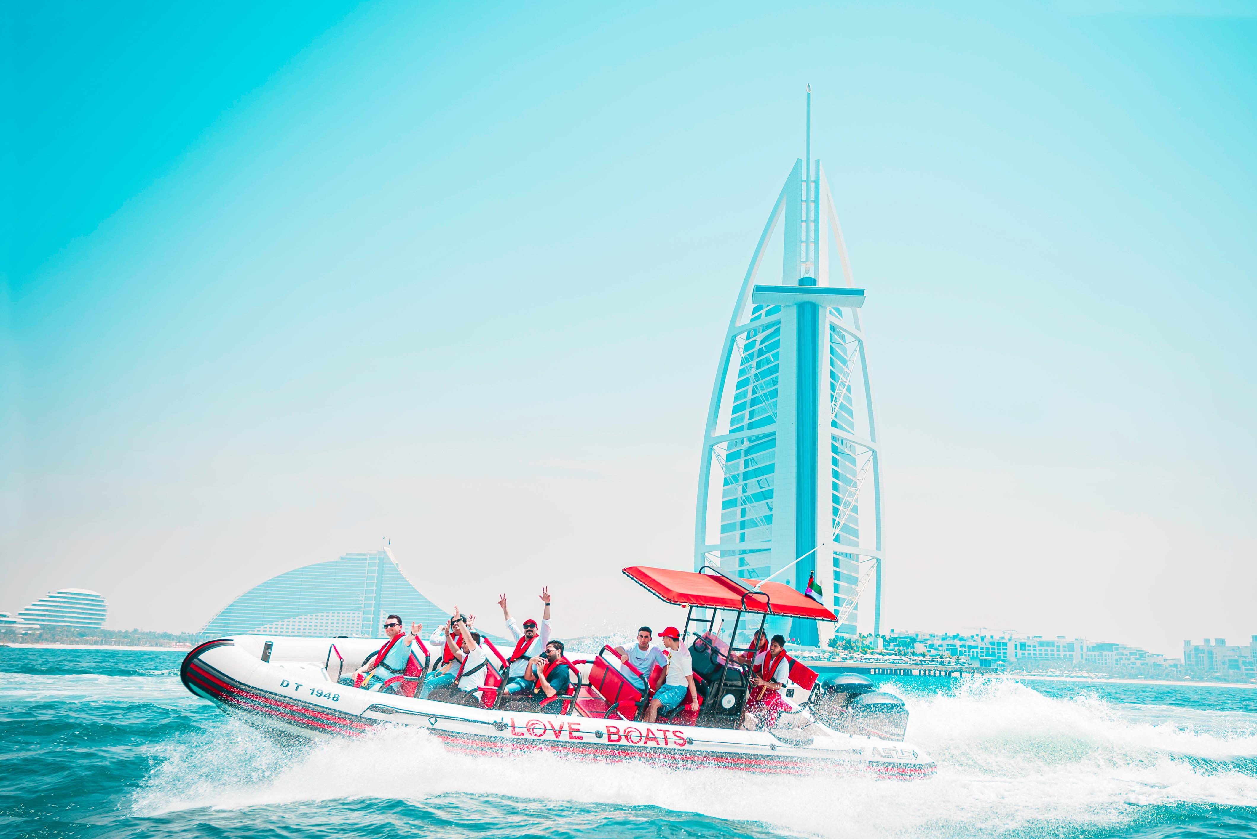 Dubai Speedboat Sightseeing Tour with Live Guide