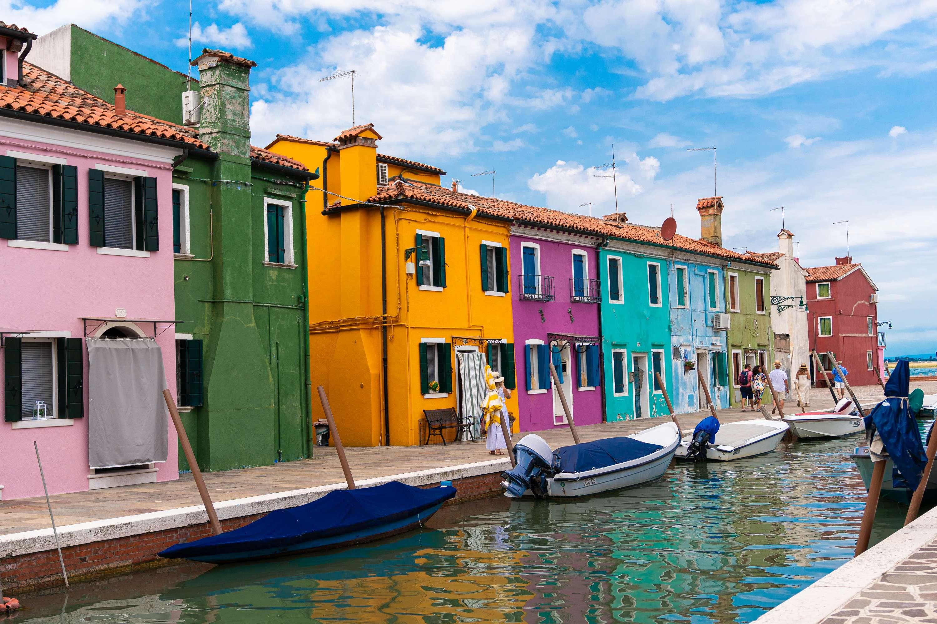 Murano & Burano Boat Tour with Glass Factory Visit