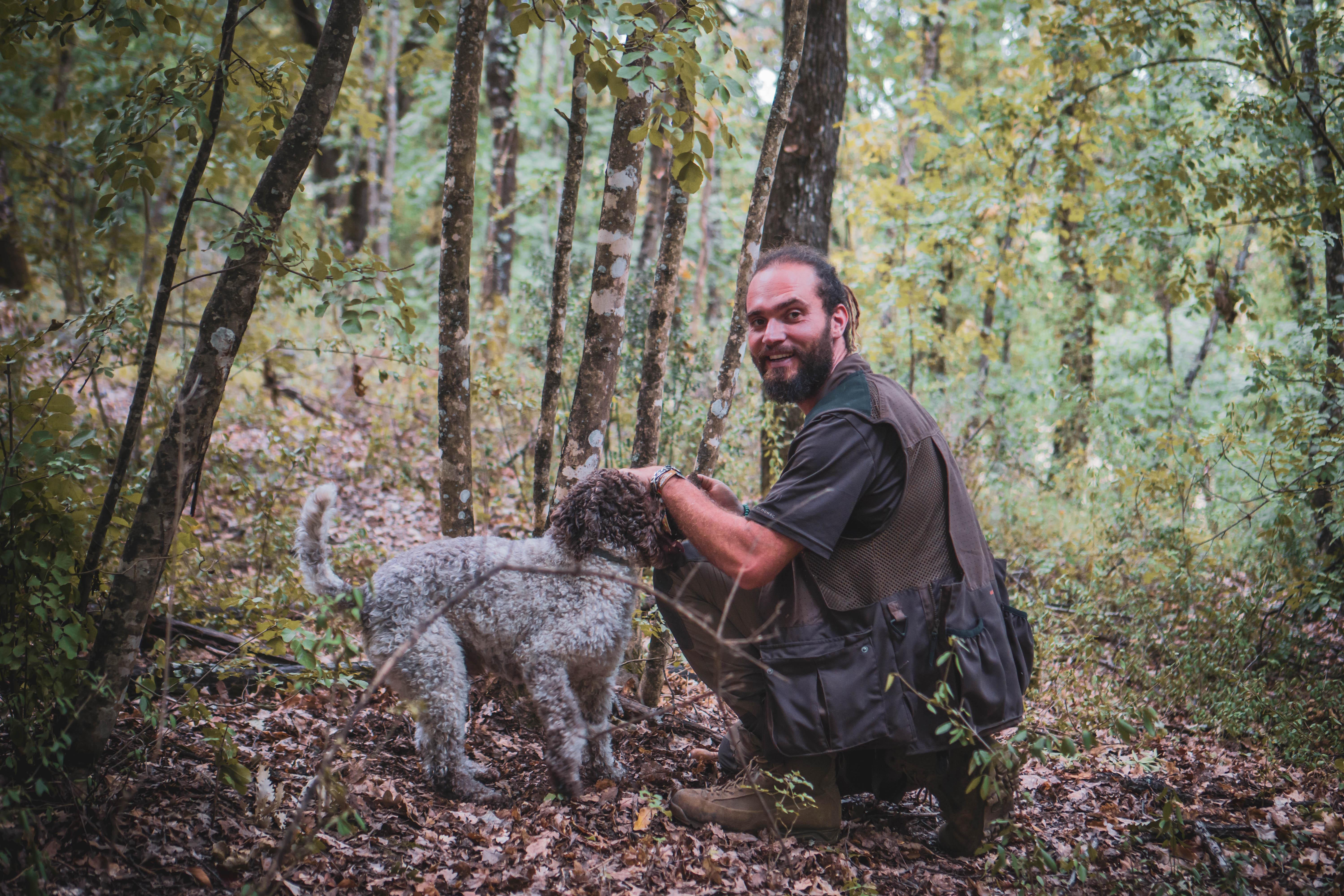truffle hunting in Tuscany — photo 1