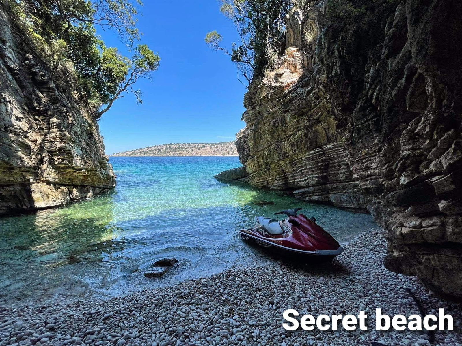 Sarandë Sunset Boat Tour: Caves, Coves & Hidden Beaches