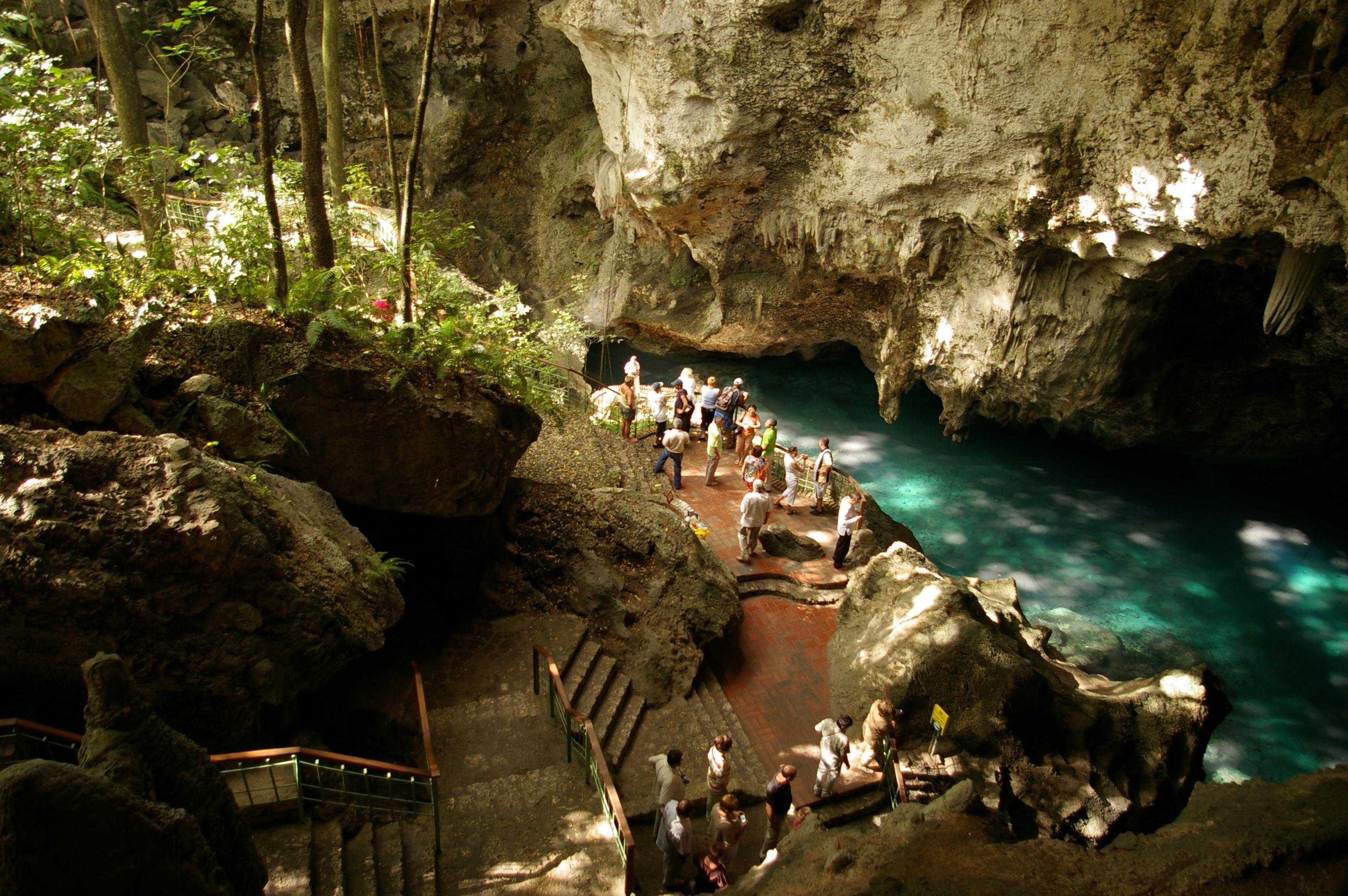 Santo Domingo Cultural Highlights & Cable Car Tour