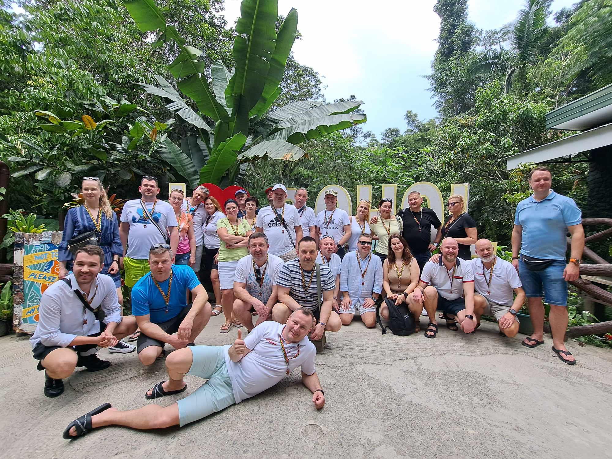 Bohol Countryside Day Tour from Cebu with Loboc River Cruise Lunch