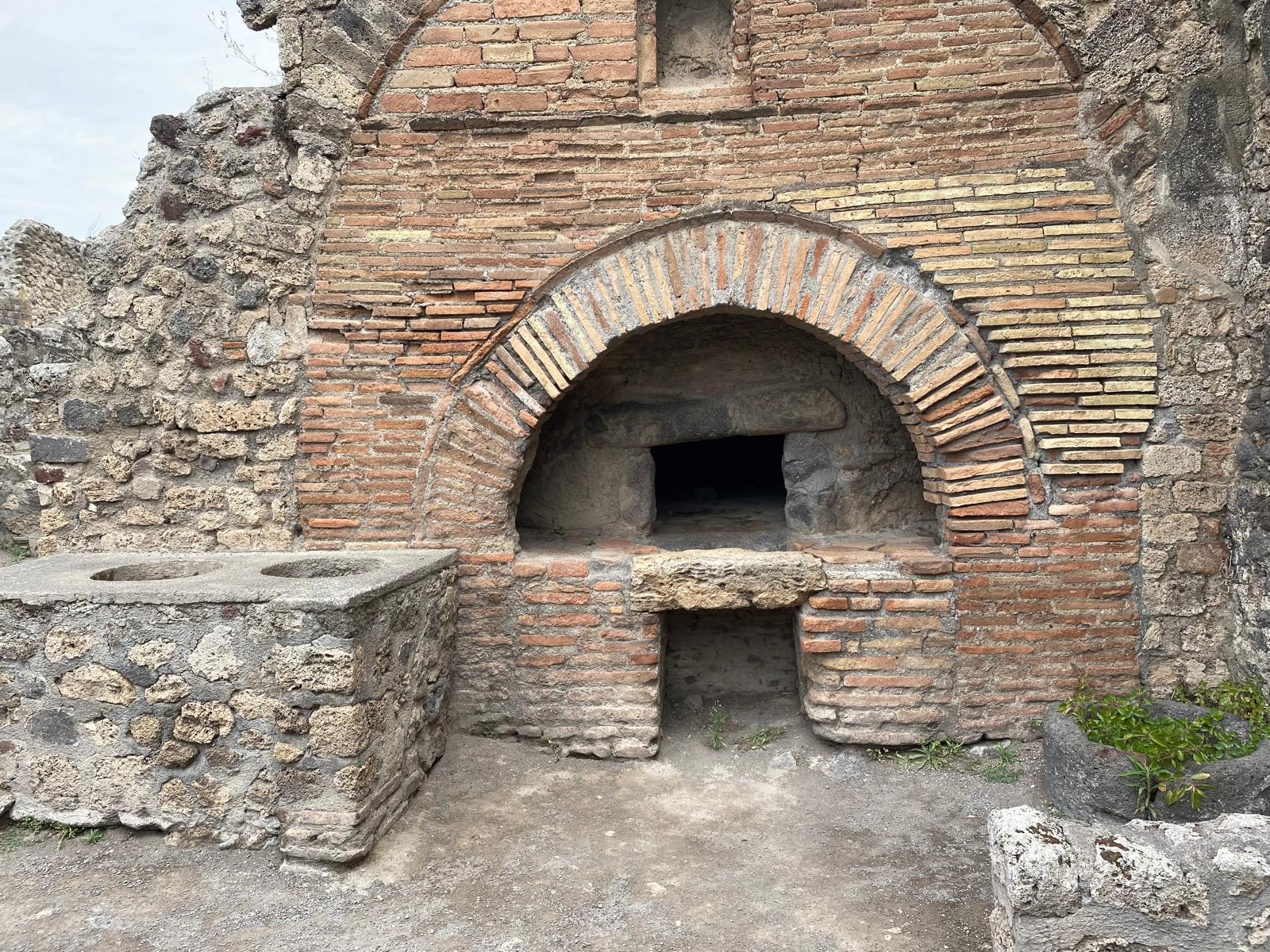 Pompeii: Expert-Led Historical Walking Tour