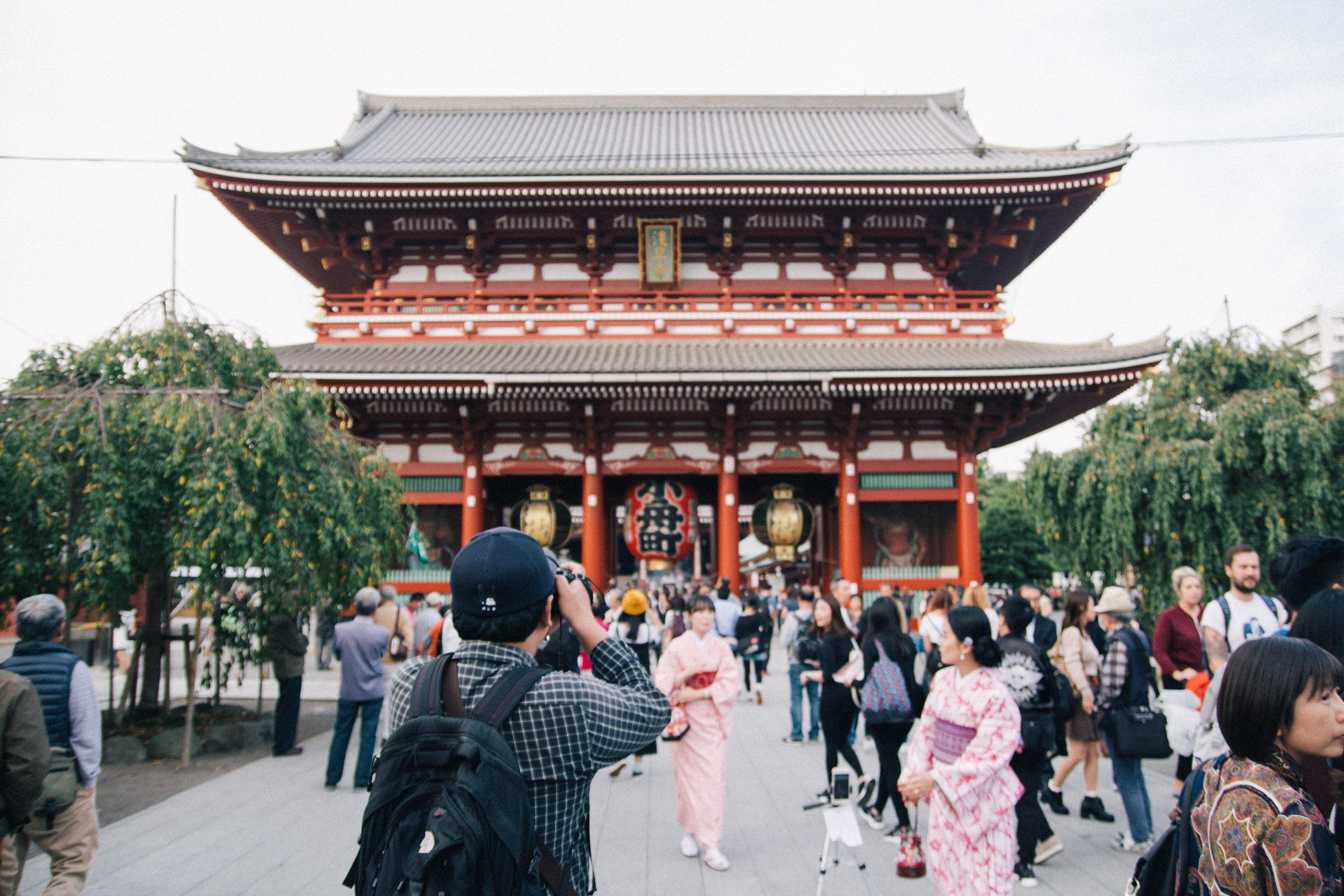 Asakusa Highlights Walk: Sensoji, Skytree & Local Snacks