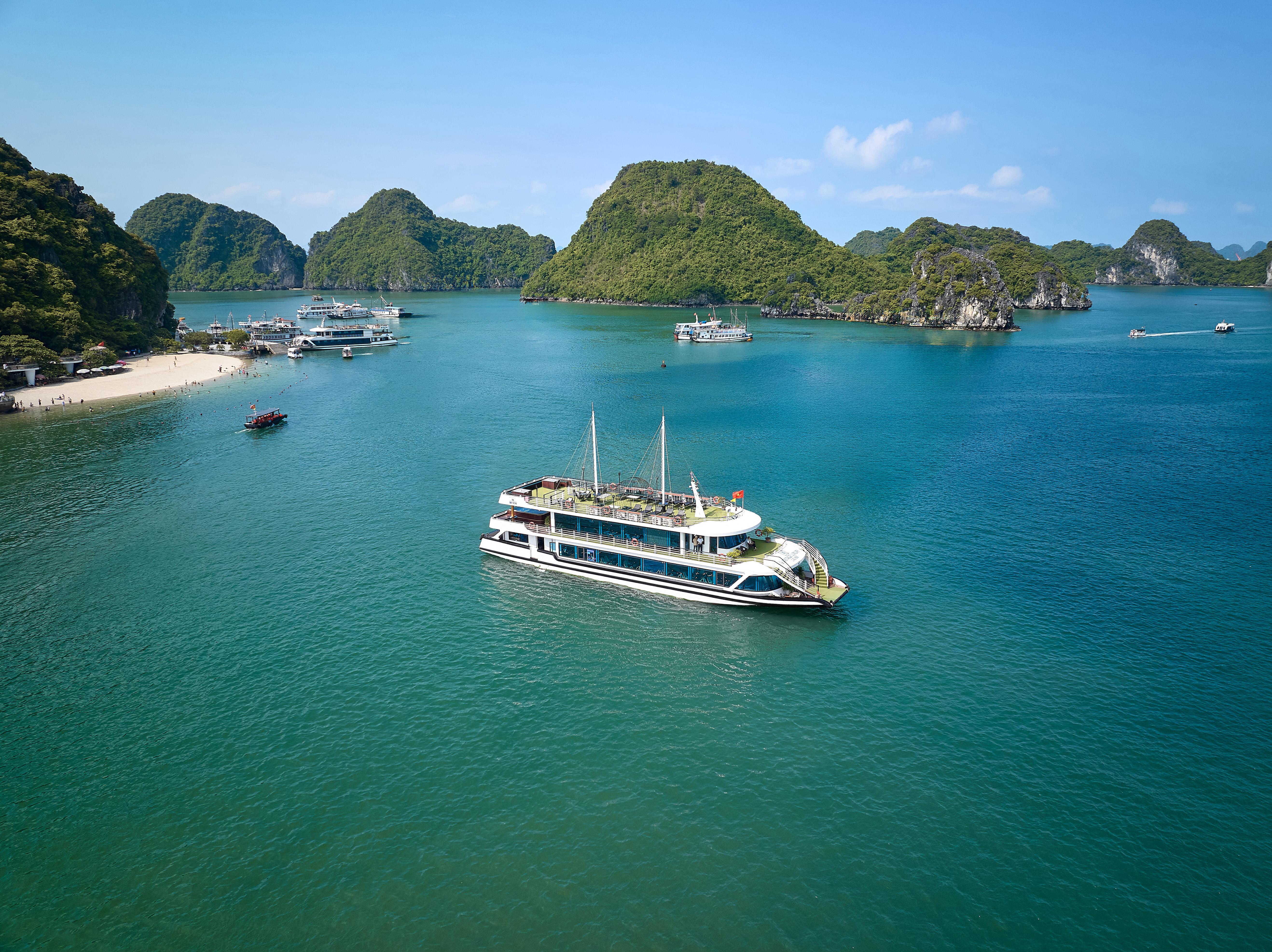 2-Day Ninh Binh & Ha Long Bay Adventure from Hanoi