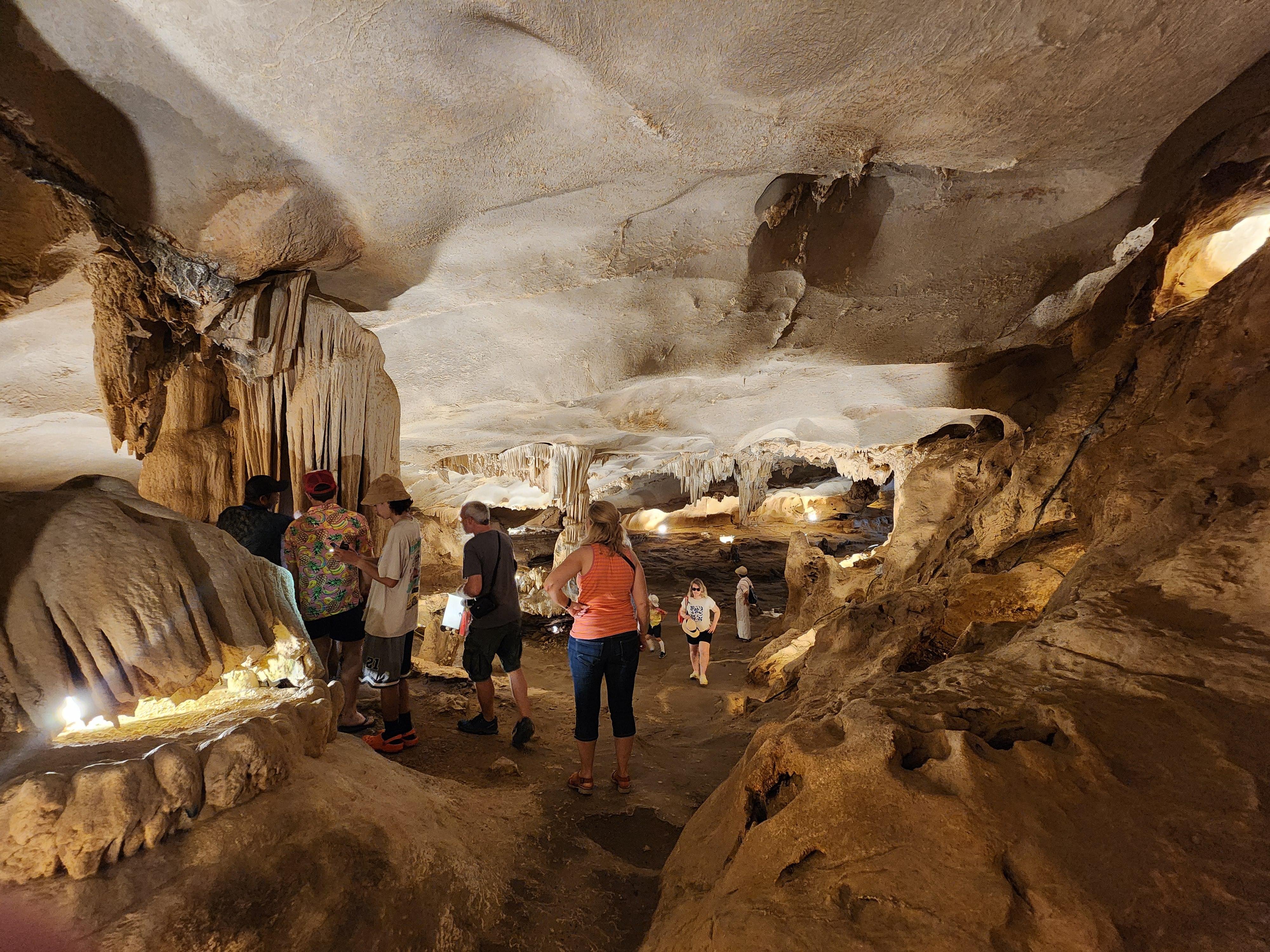 Hanoi: 3-Day Ha Long & Bai Tu Long Bay Cruise