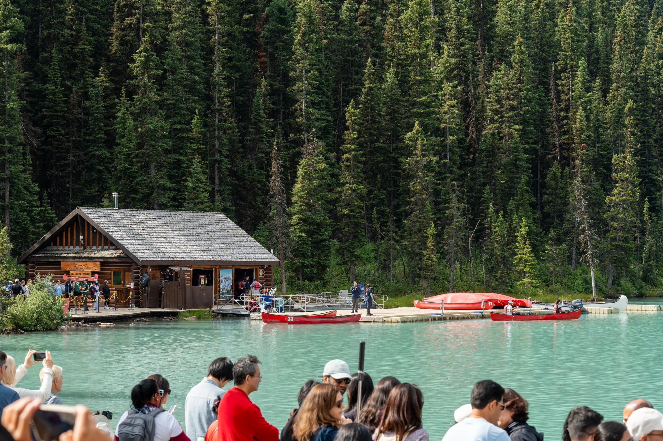 Lakes Moraine, Louise, Emerald, Johnston Canyon & Yoho Tour