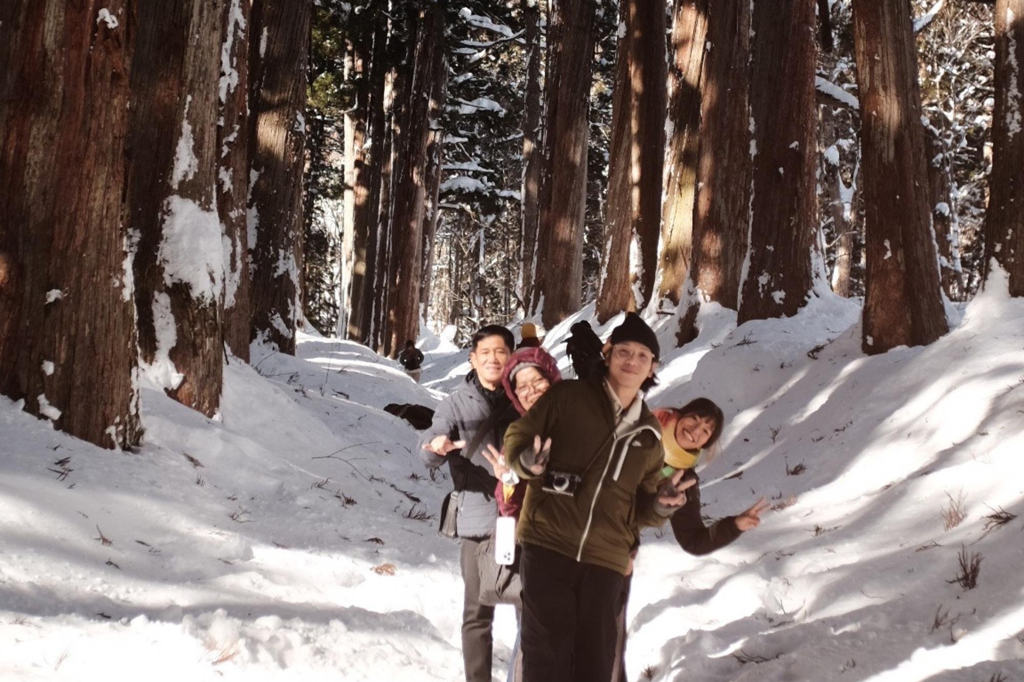 Nagano Private Day Tour: Snow Monkeys & Togakushi Shrine