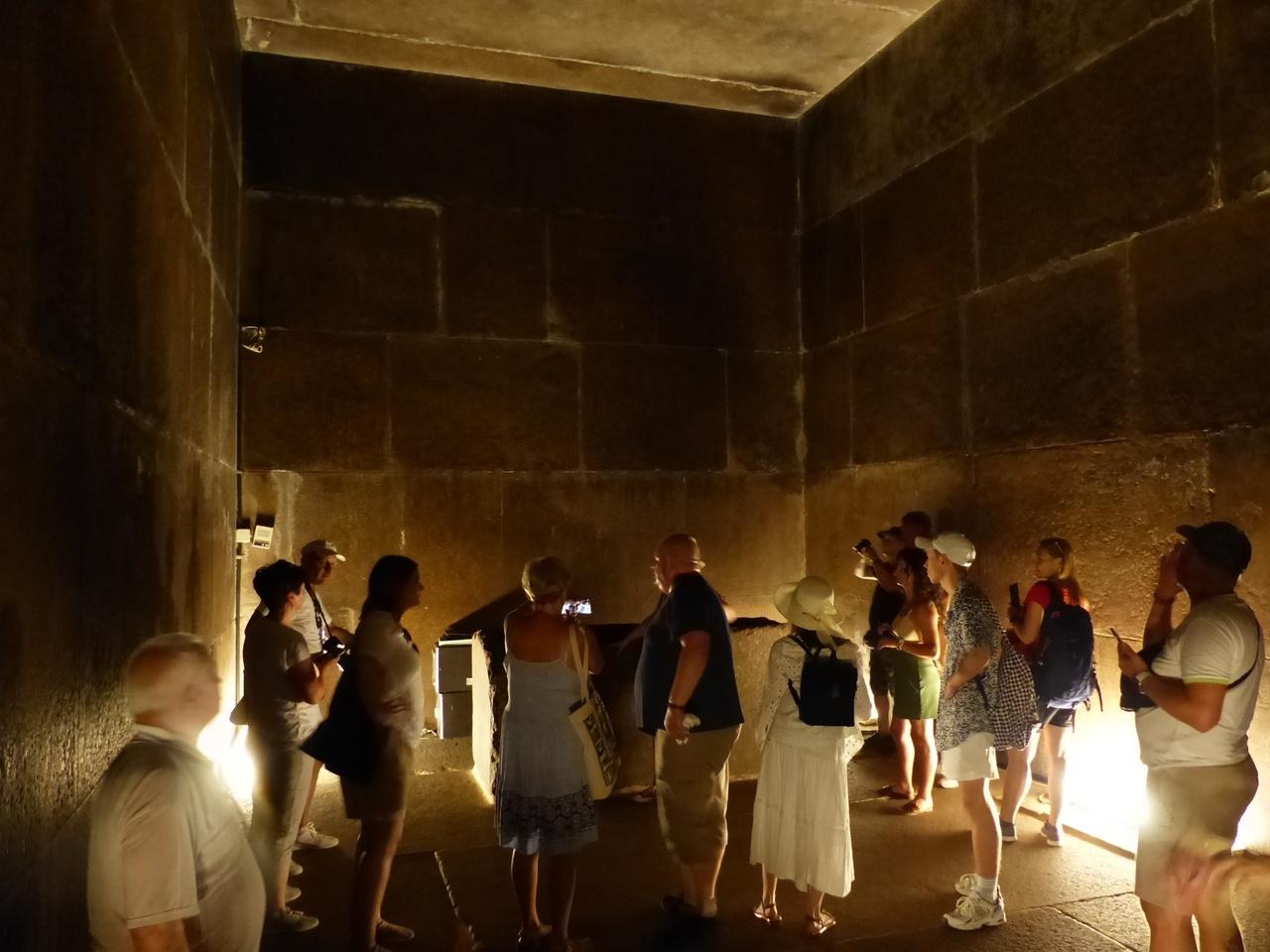 Sharm to Cairo: Giza Pyramids & Grand Museum Day Trip
