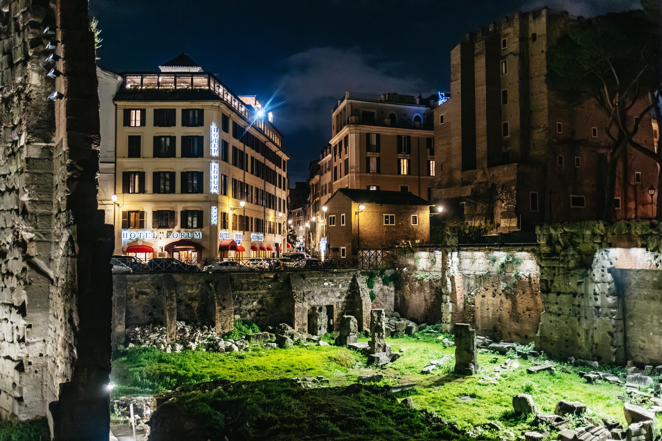 Rome Moonlight Small-Group Walking Tour