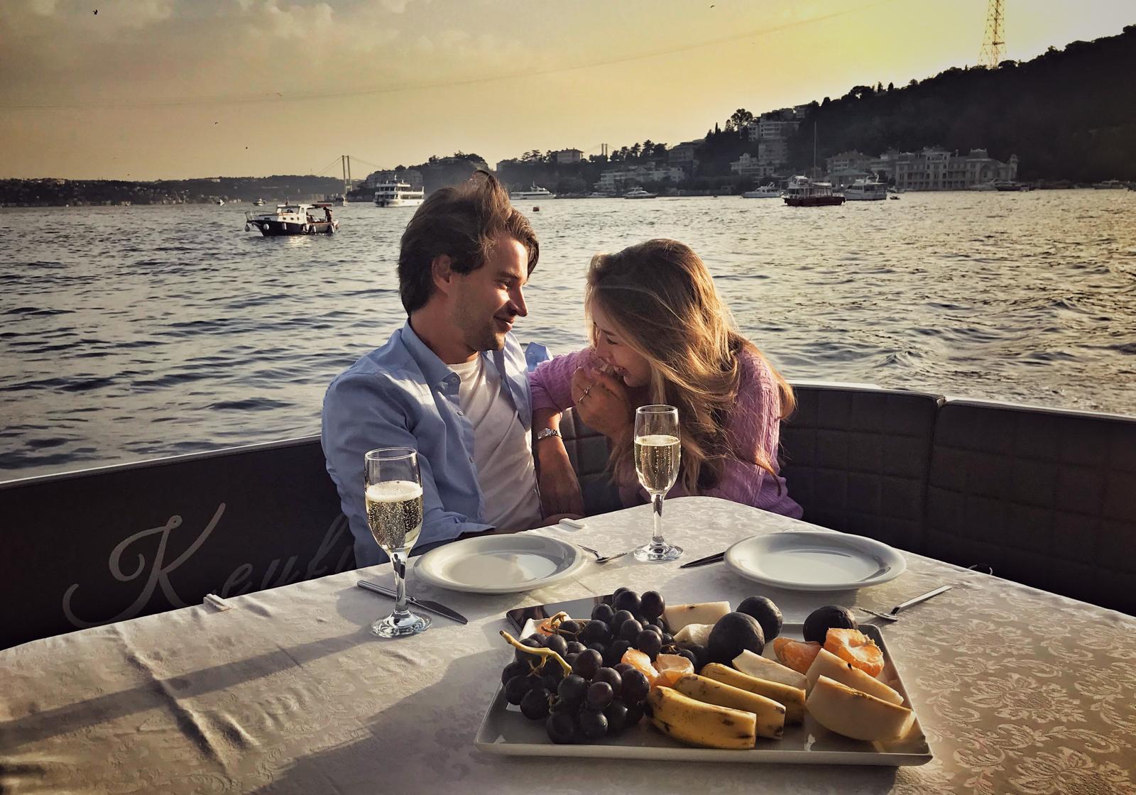 Istanbul Private Luxury Yacht Dinner Cruise