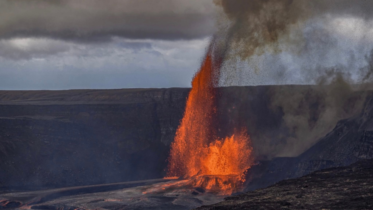 Kilauea: Volcanoes National Park Guided Hike — Kilauea and Hawaii Volcanoes National Park scenery (2)