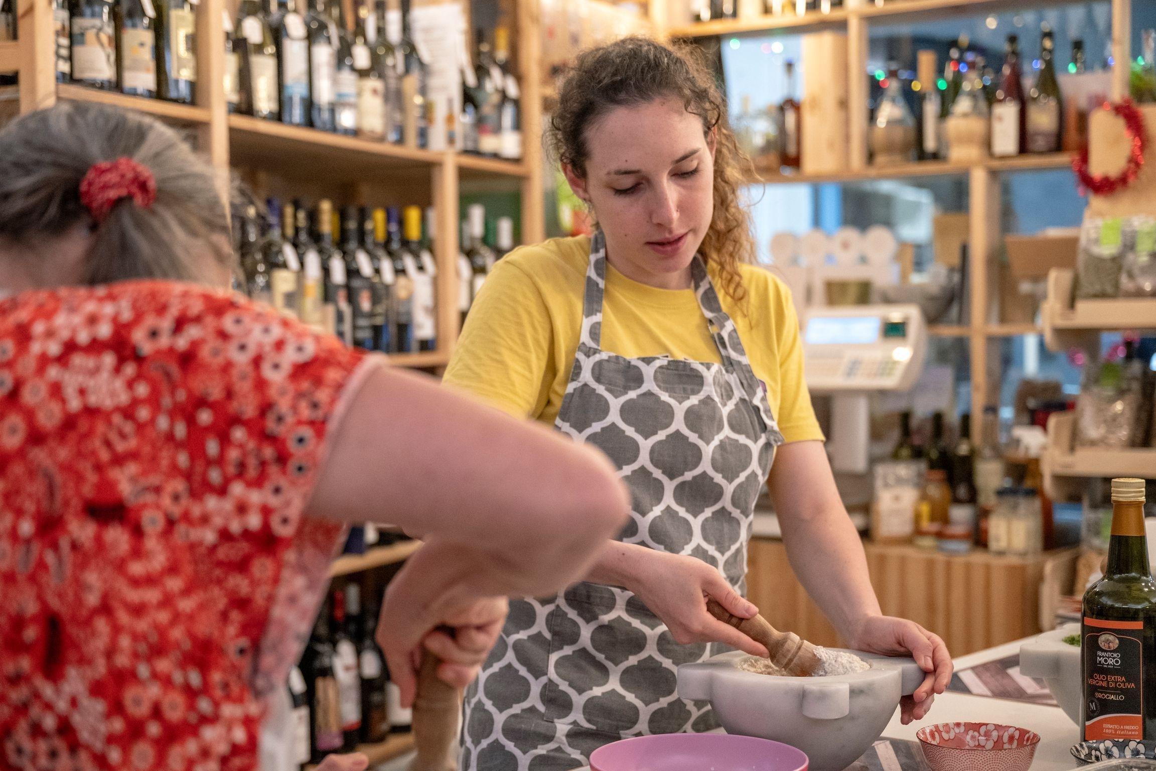 Genoese Pesto Workshop with Mortar & Pestle