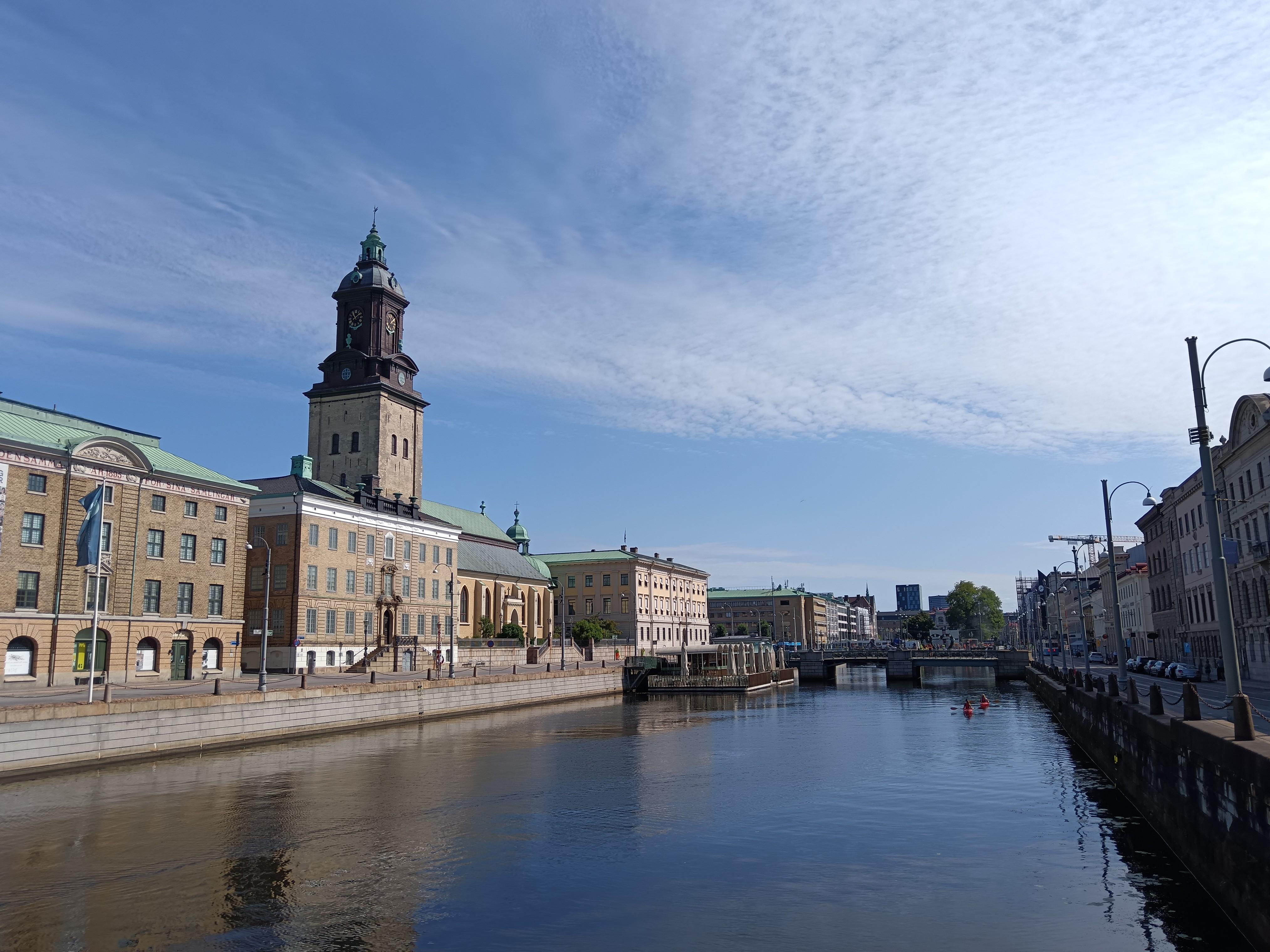 Gothenburg Walking Tour: Heritage, Markets & Fika