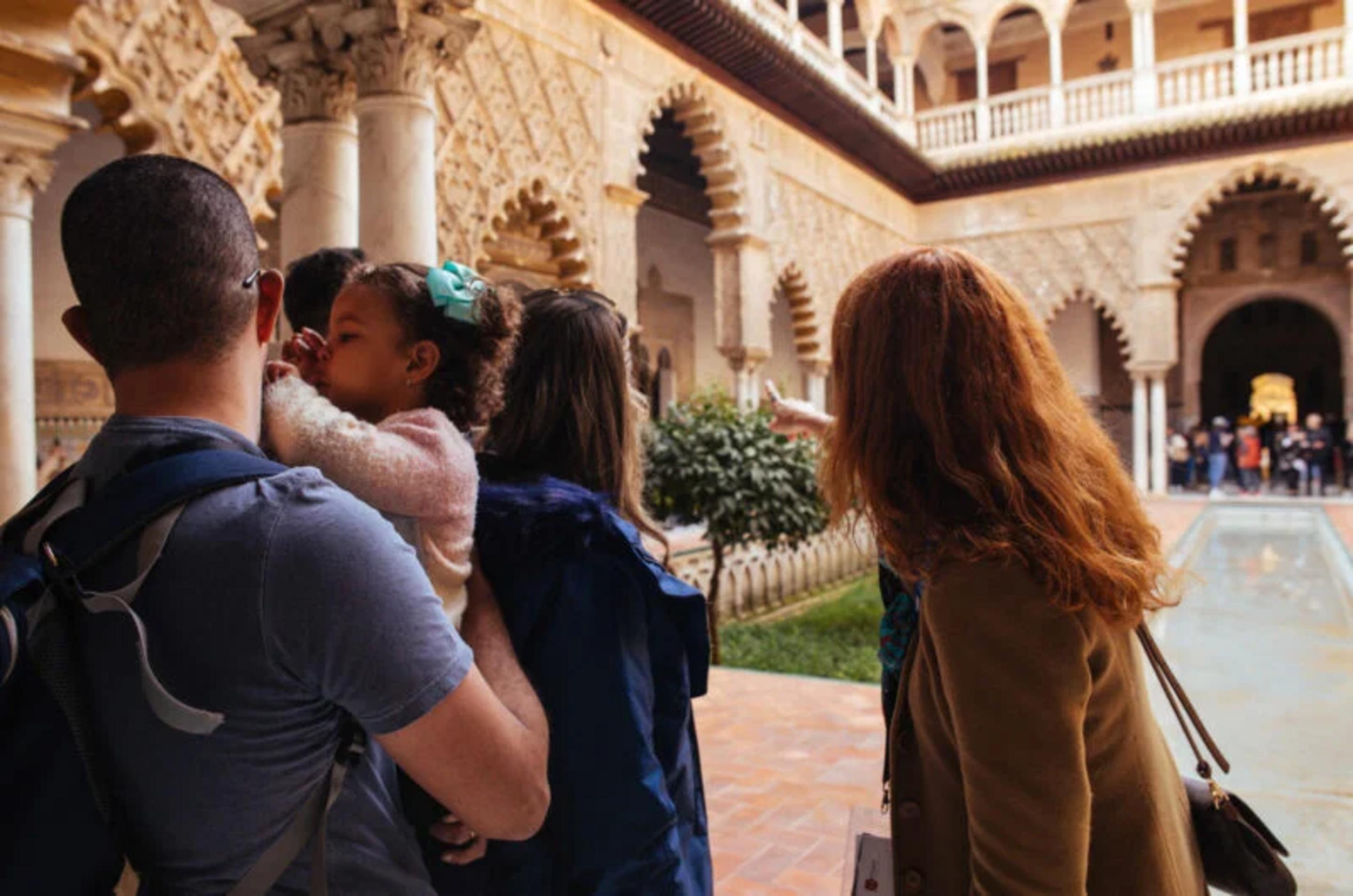 Private Seville Family Discovery Tour & Alcázar Visit
