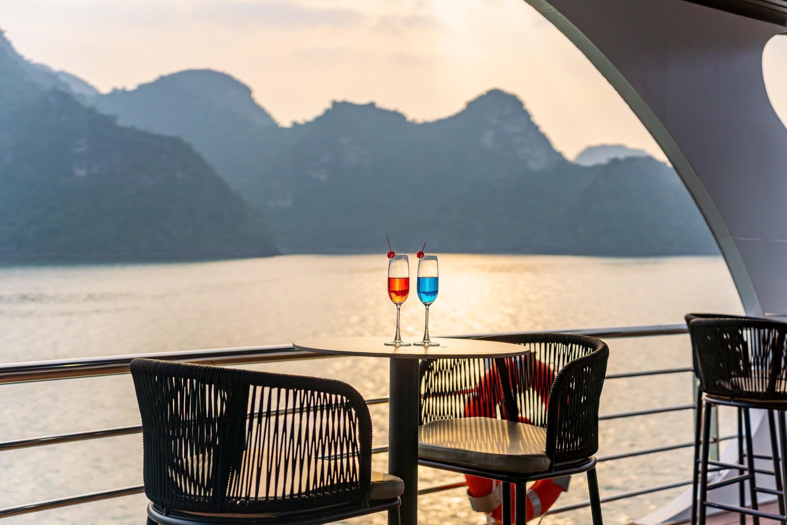 Ha Long Bay Day Trip from Hanoi: Sung Sot Cave, Titop Island & Luon Cave