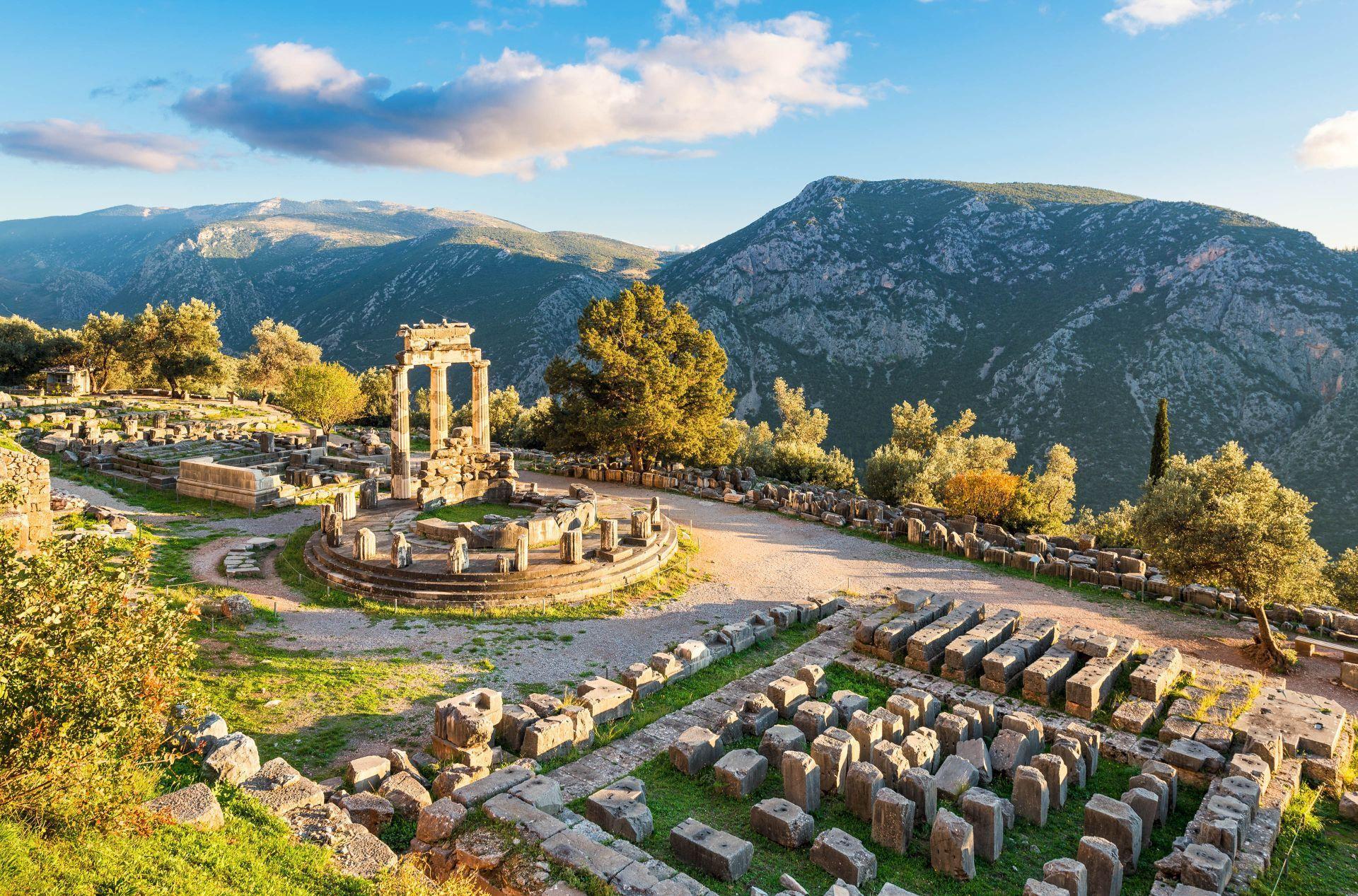 Thermopylae, Meteora & Delphi Day Trip from Athens