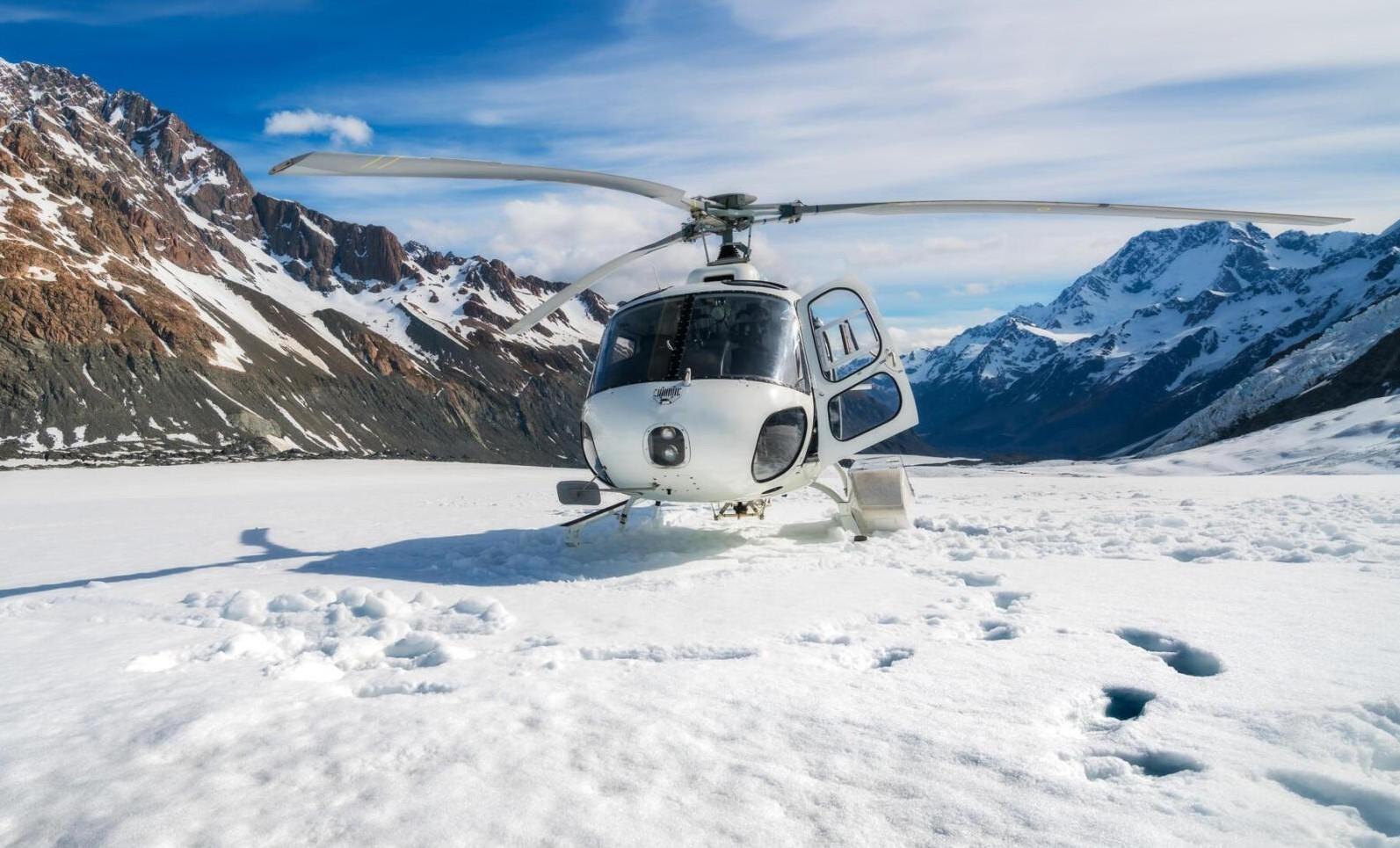 Everest Base Camp Helicopter Tour with Kala Patthar Flyby
