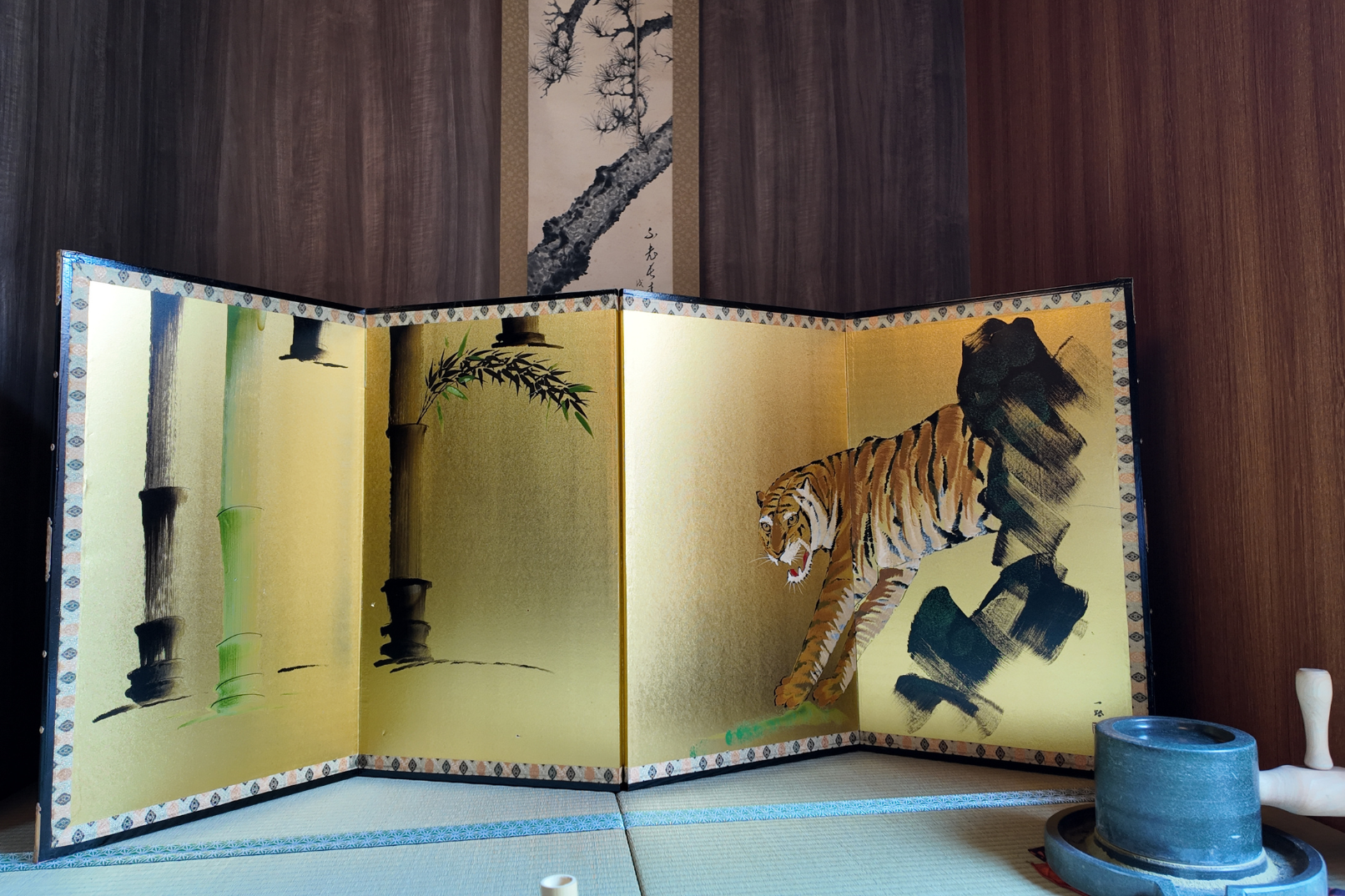 Privat upplevelse i Machiya i Kyoto: Tebjudning, kalligrafi & kimono