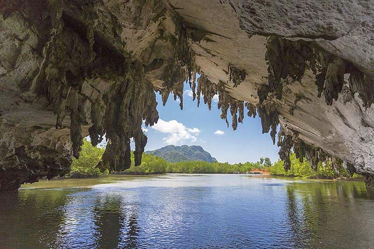 Khao Lak: Premium James Bond Island Sunset & Canoe Tour