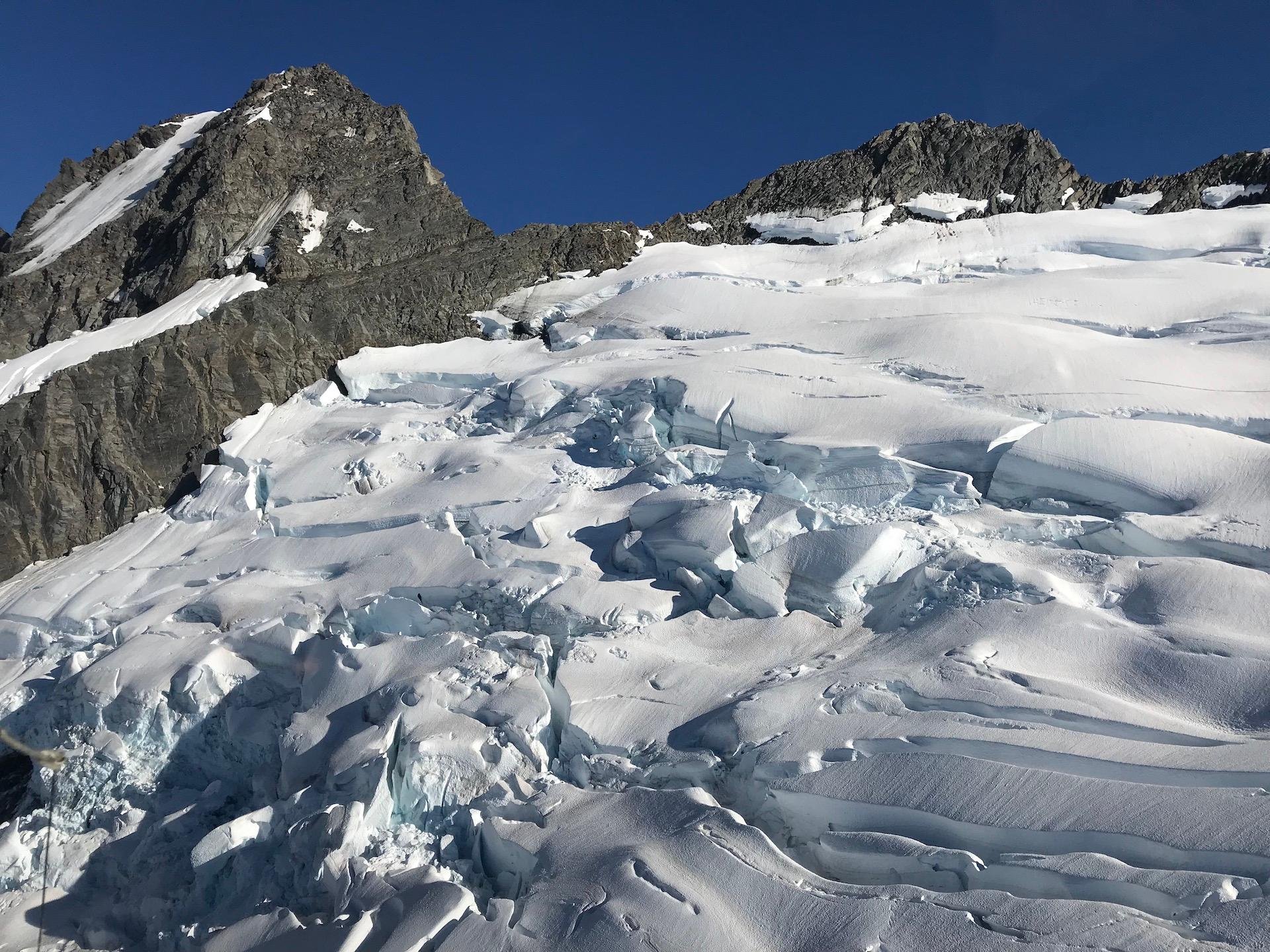 Wānaka Mount Aspiring Scenic Helicopter Flight with Alpine Landing