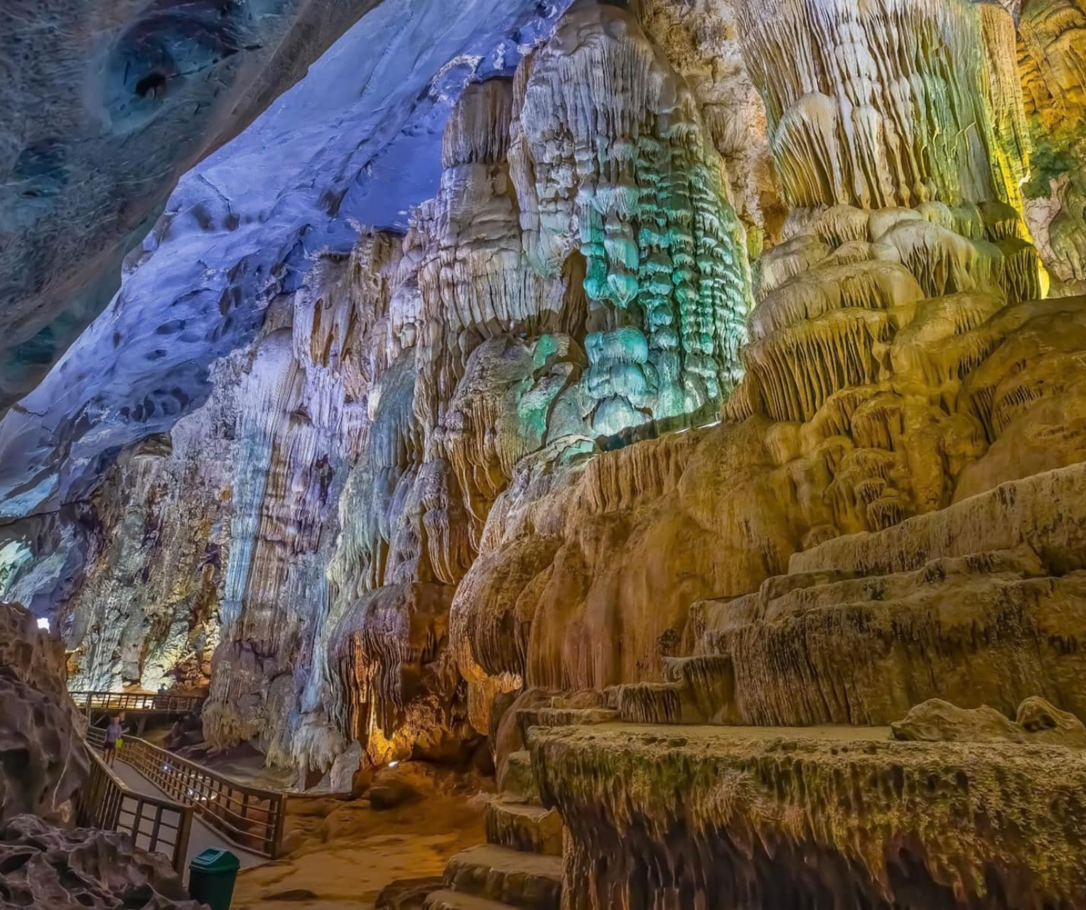 Phong Nha Cave boat tour Son River dragon boat and Paradise Cave karst — image 29