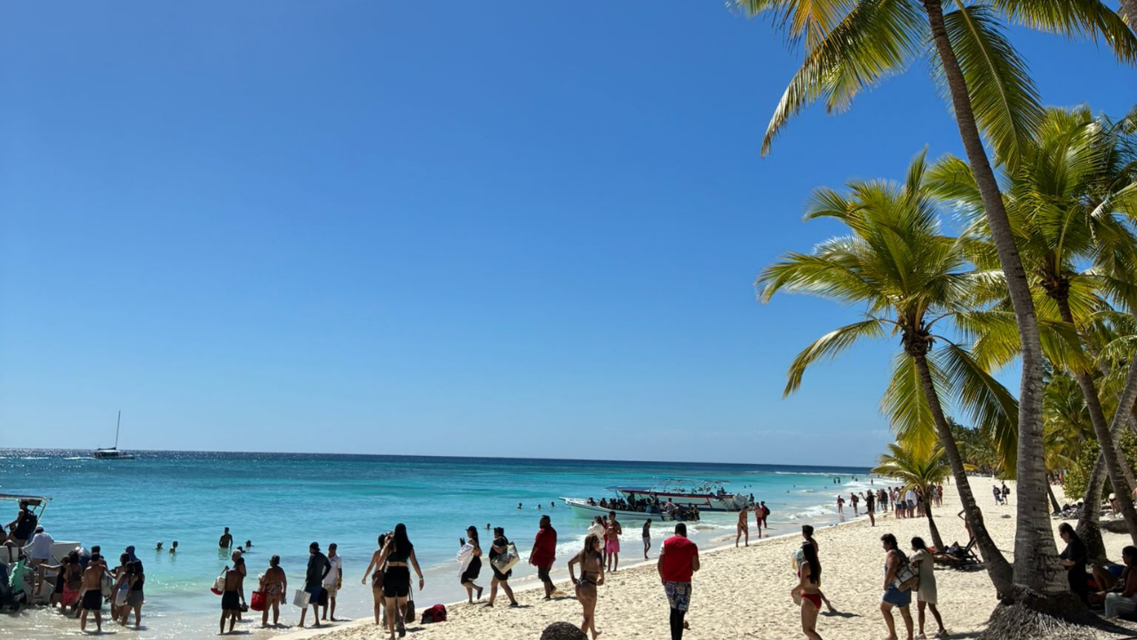 Saona Island Catamaran Day Trip from Punta Cana with Lunch