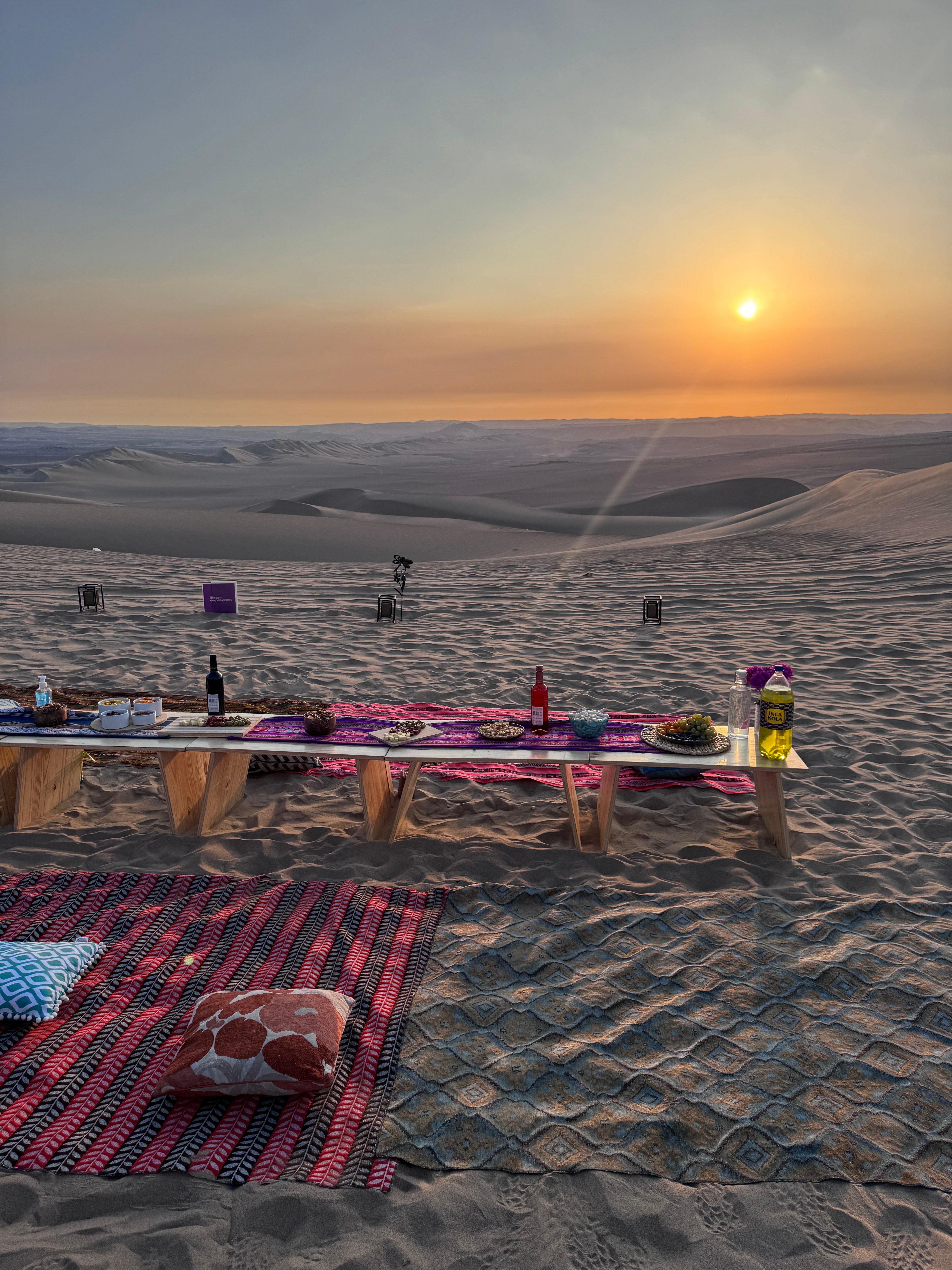 Aventura en Paracas y Huacachina: Islas, Dunas y Puesta de Sol en el Desierto