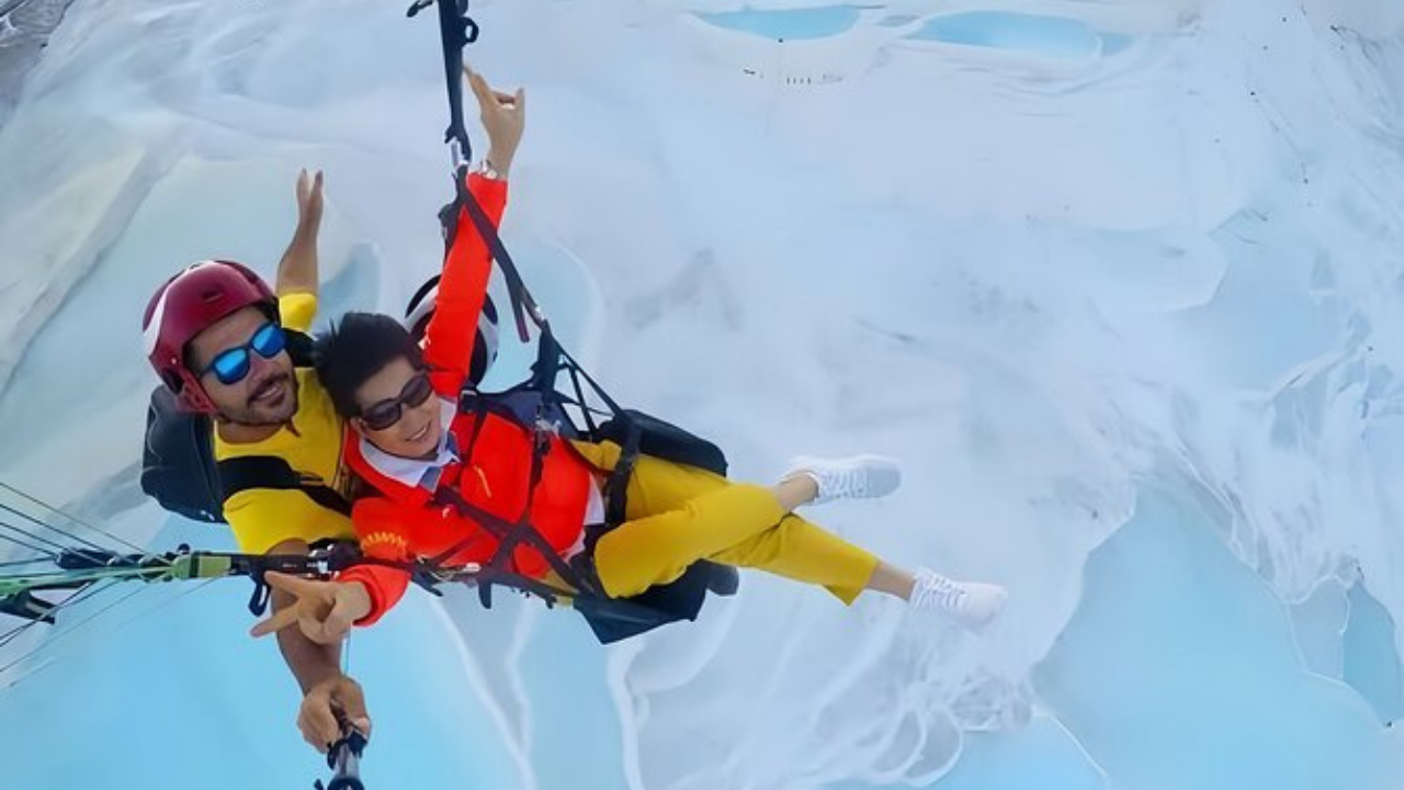 Pamukkale Tandem Paragliding Experience with Hotel Transfer