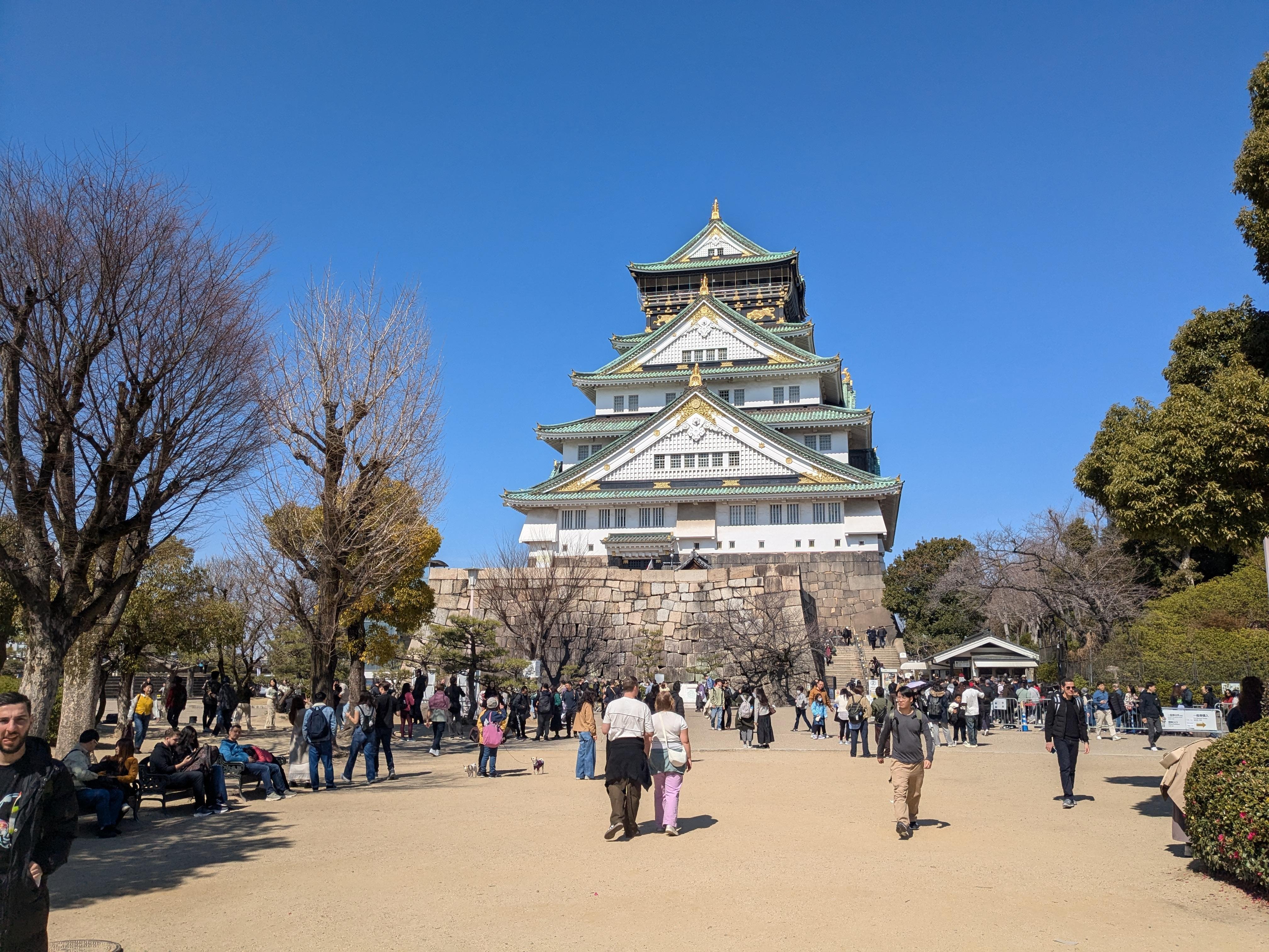 Osaka Castle Guided Tour with a Kansai Local Historian