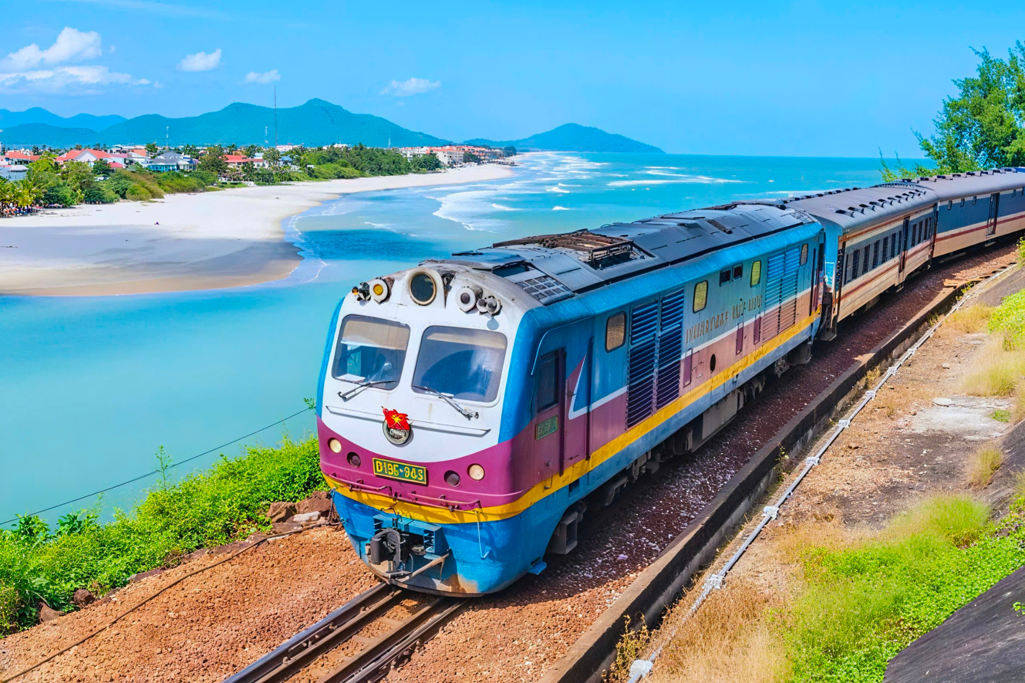 Da Nang to Hue Imperial Heritage Train Journey