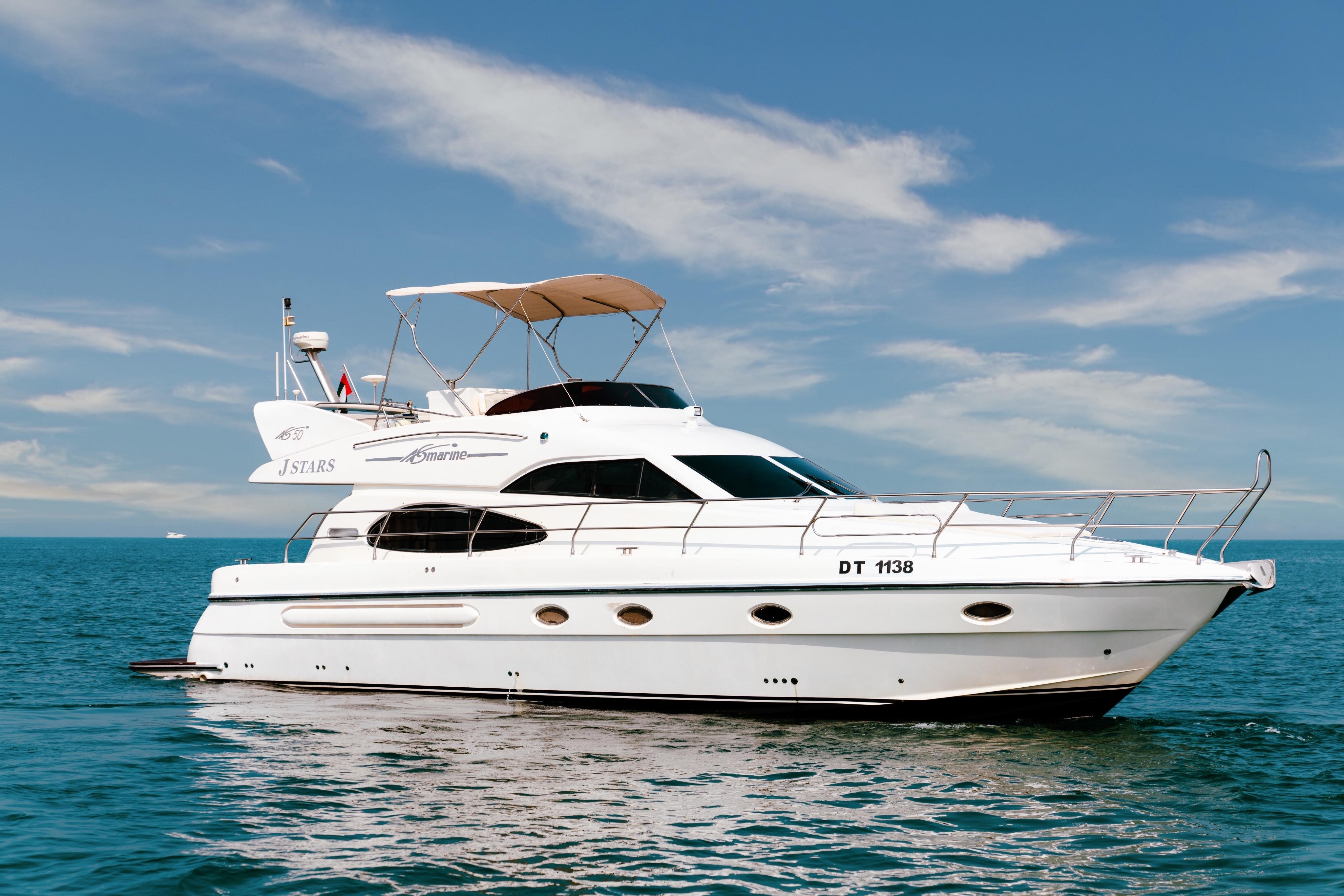 Private Luxury 50ft Yacht Charter in Dubai