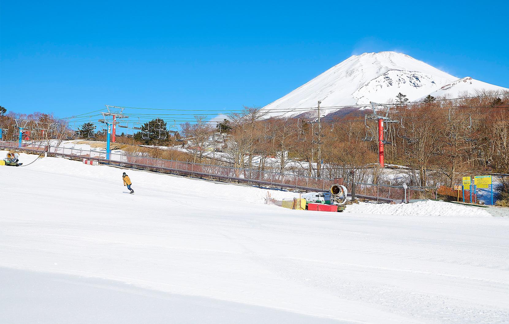 Mount Fuji Snow Day: Skiing & Winter Fun at Yeti Resort from Tokyo